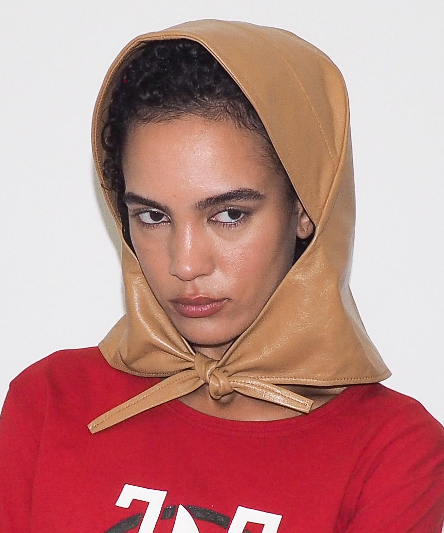 Bonnet in Tan Lambskin - CLYDE