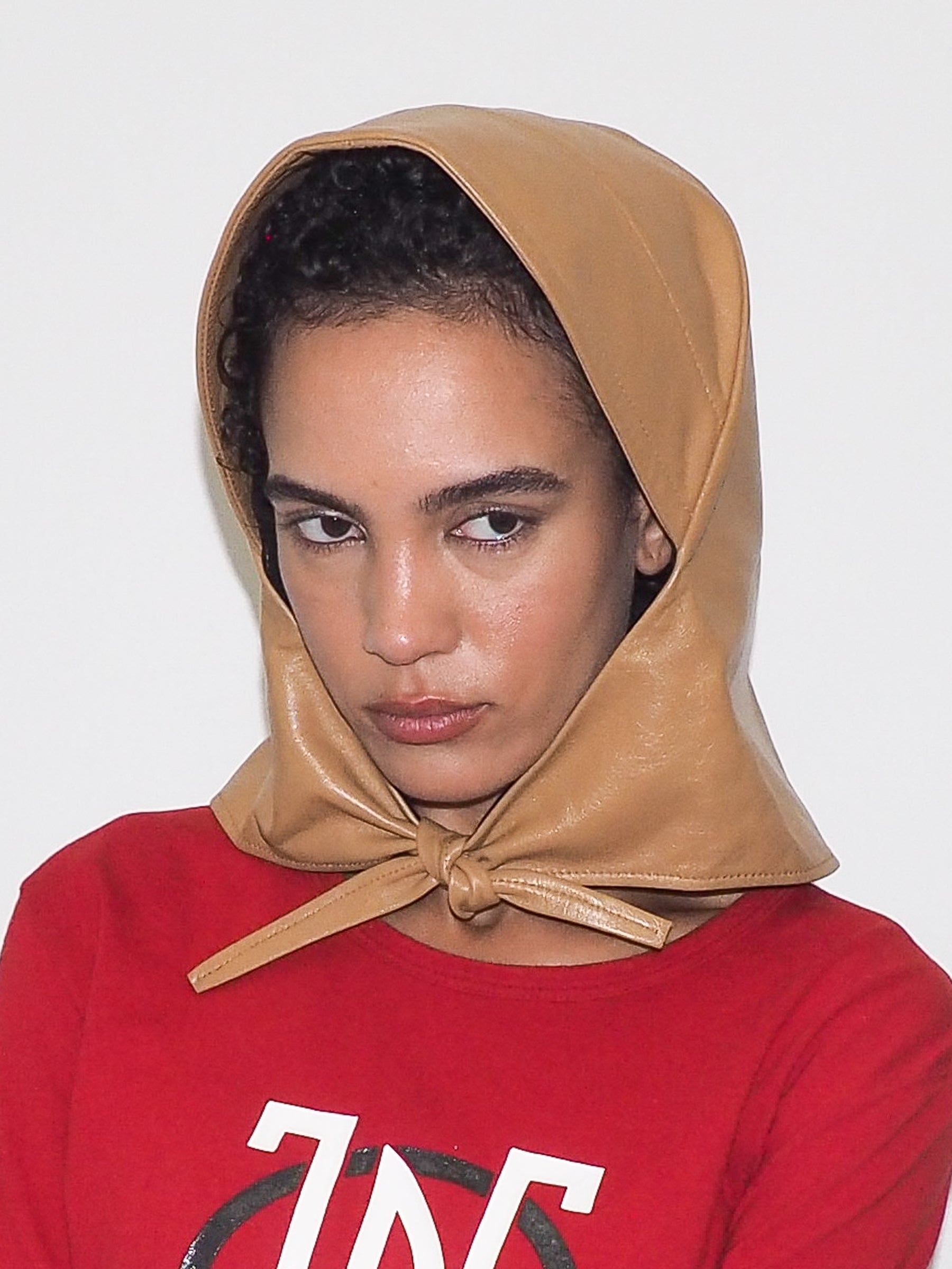 Bonnet in Tan Lambskin - CLYDE