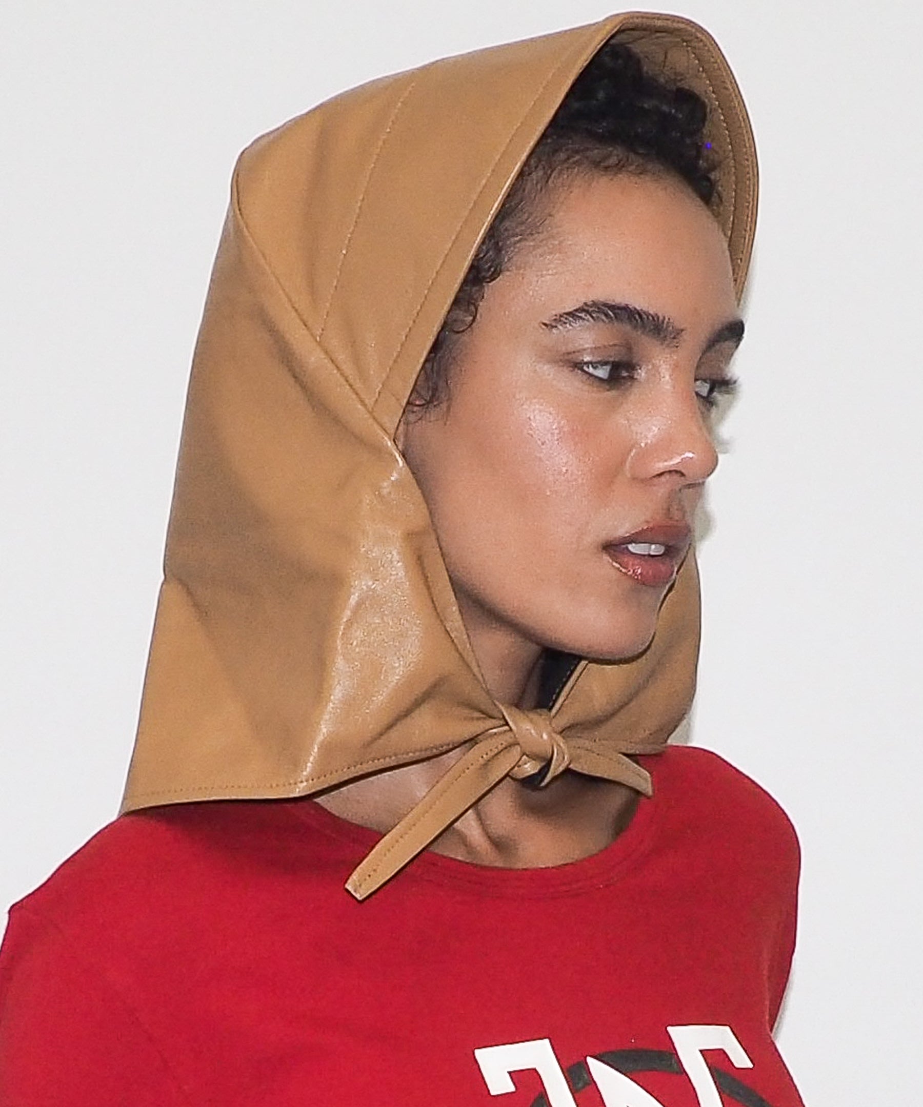 Bonnet in Tan Lambskin - CLYDE