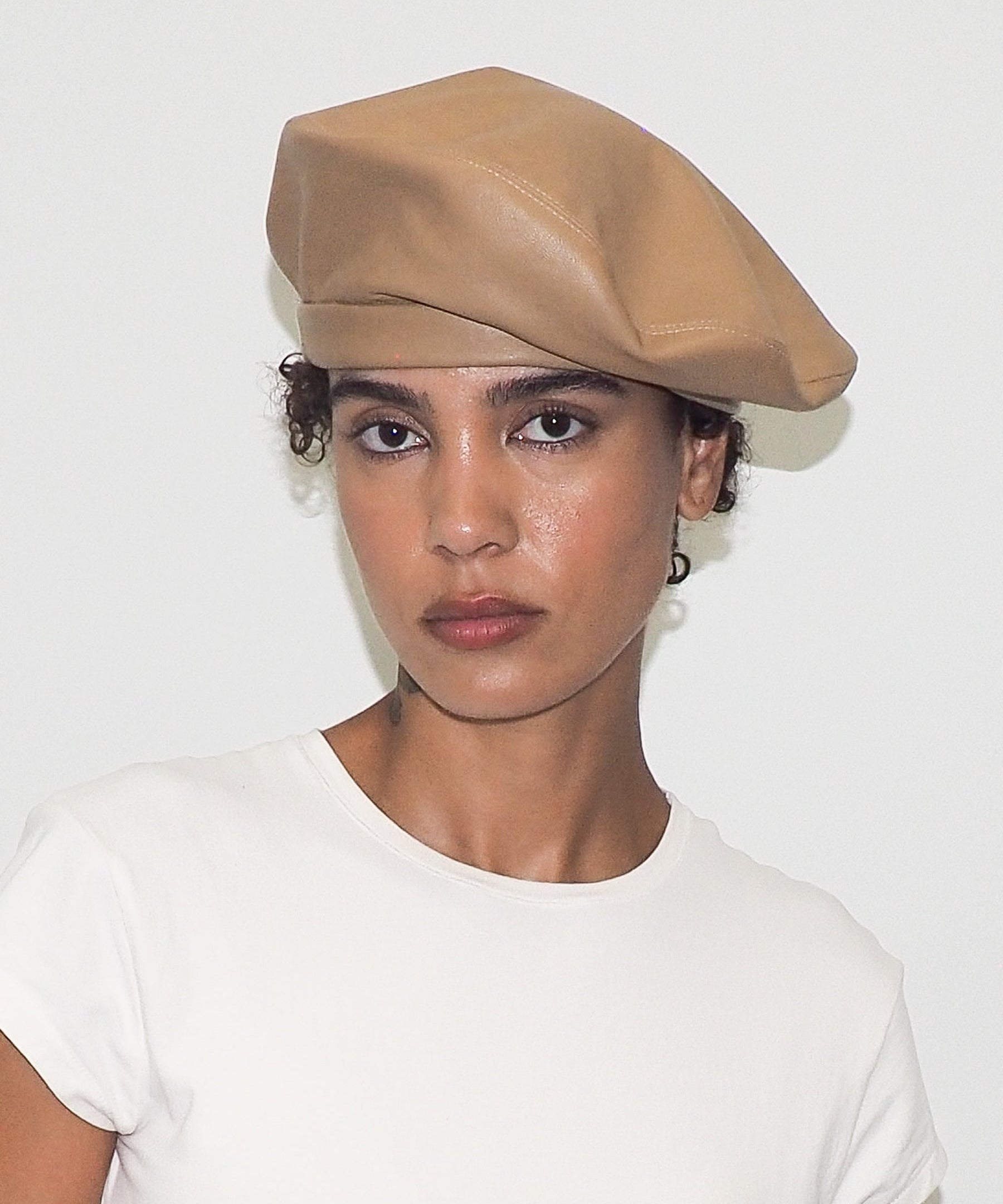 Lambskin Beret in Tan - CLYDE