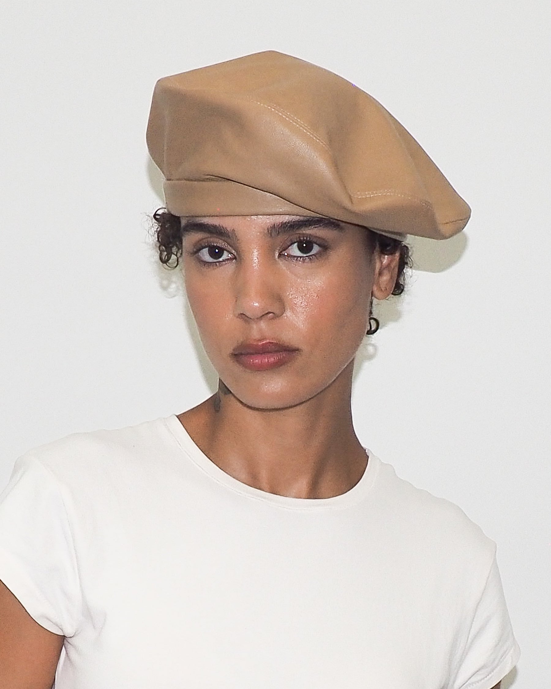 Lambskin Beret in Tan - CLYDE