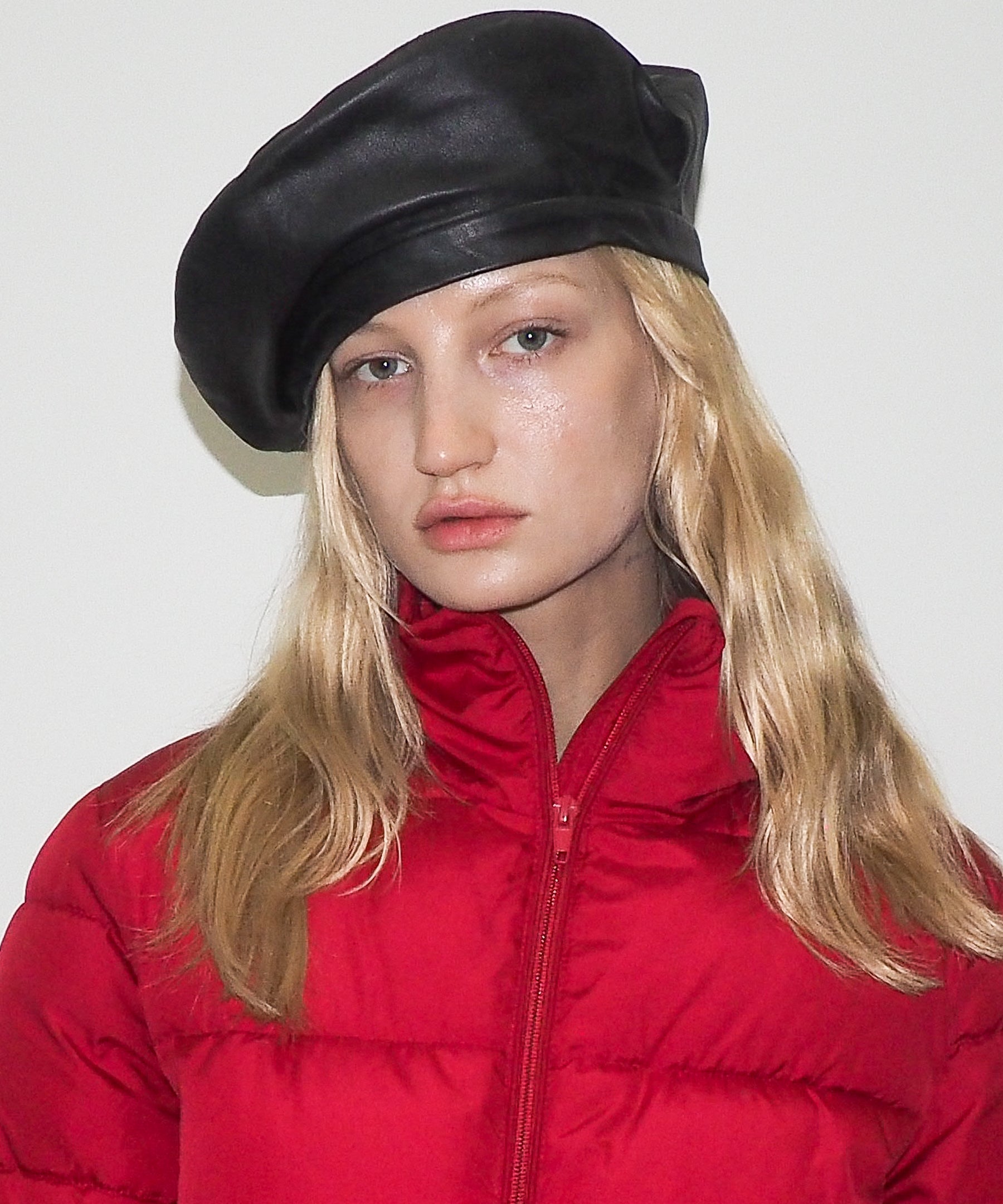 Lambskin Beret in Black - CLYDE