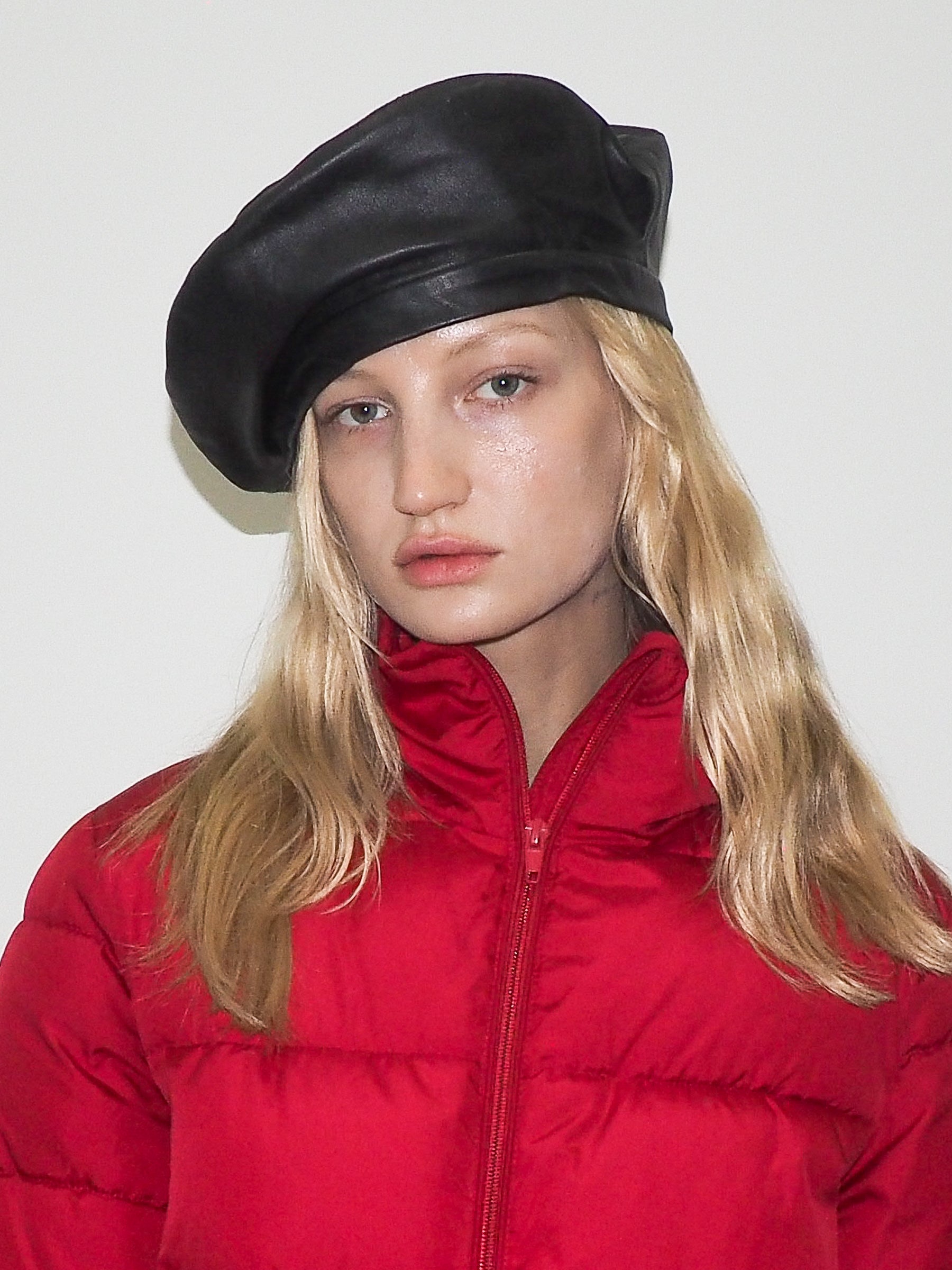 Lambskin Beret in Black - CLYDE