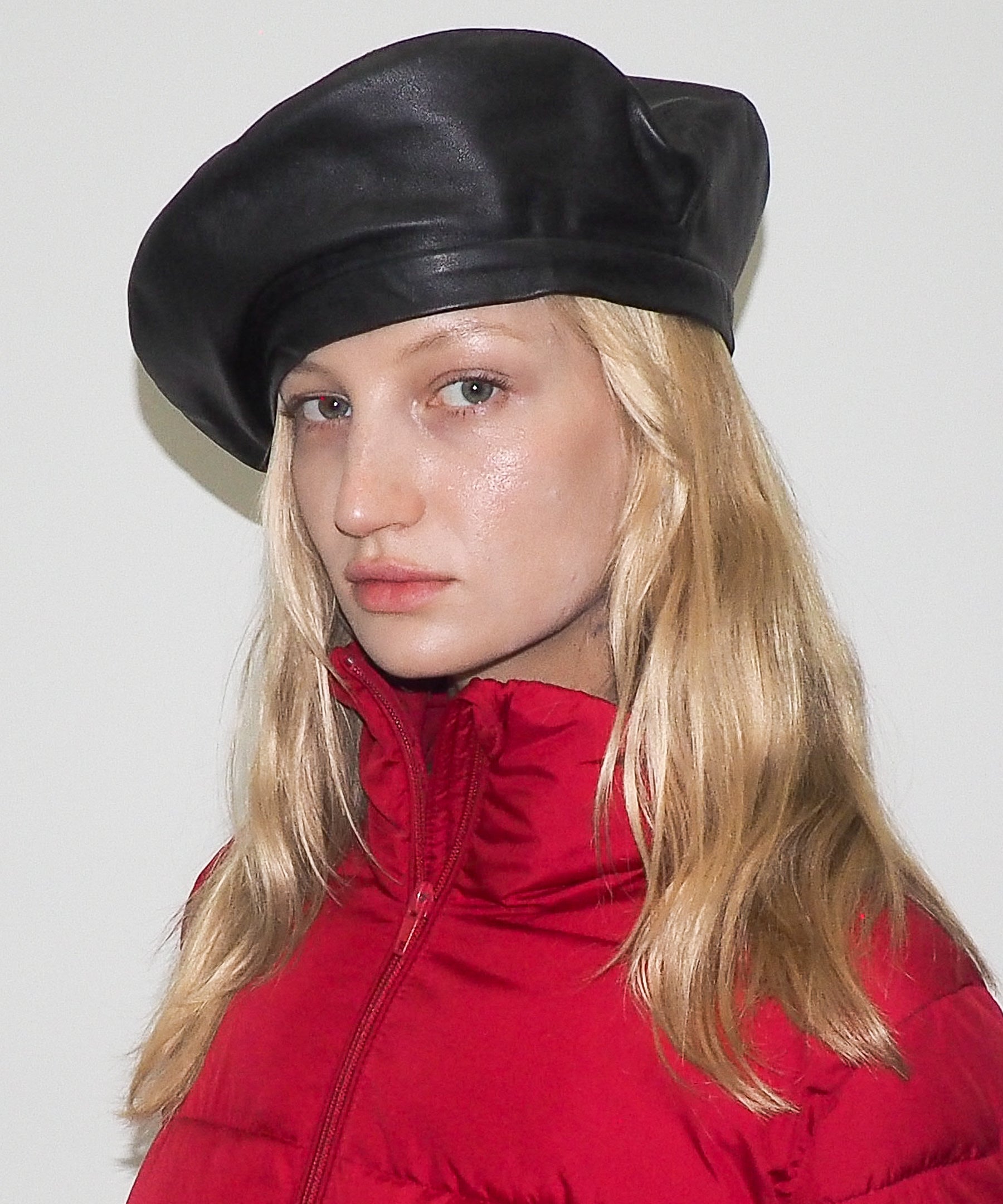 Lambskin Beret in Black - CLYDE