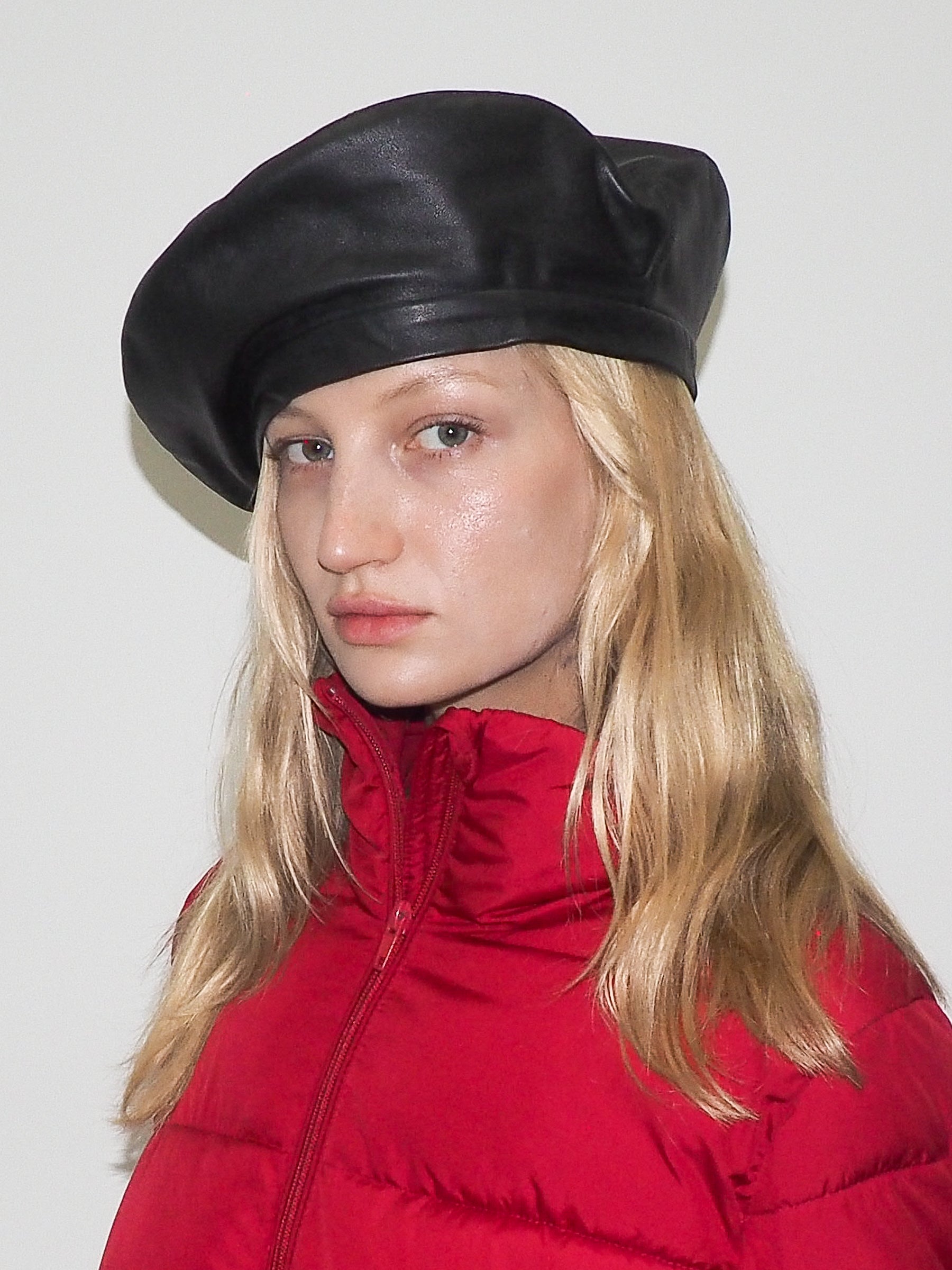 Lambskin Beret in Black - CLYDE