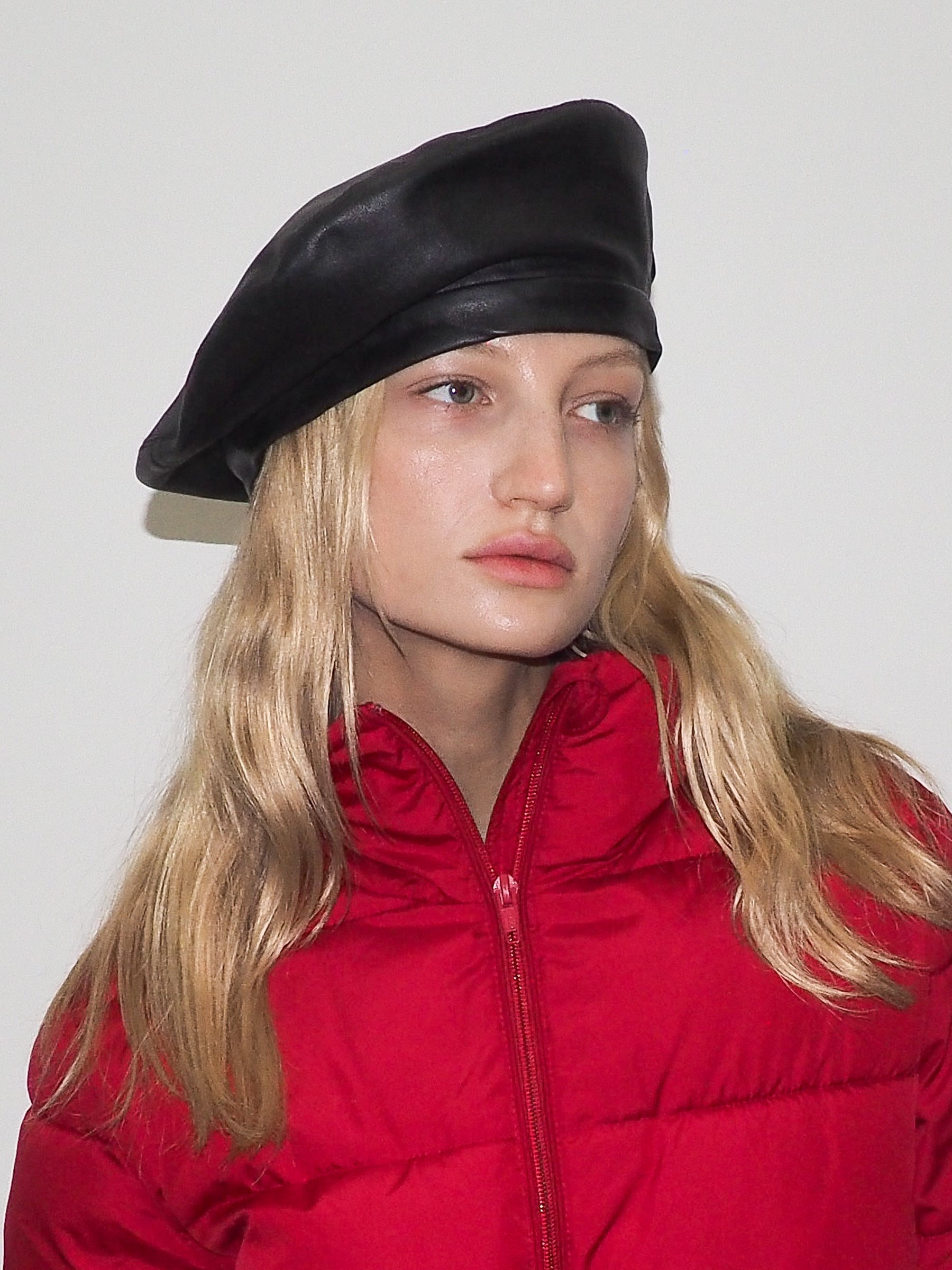 Lambskin Beret in Black - CLYDE