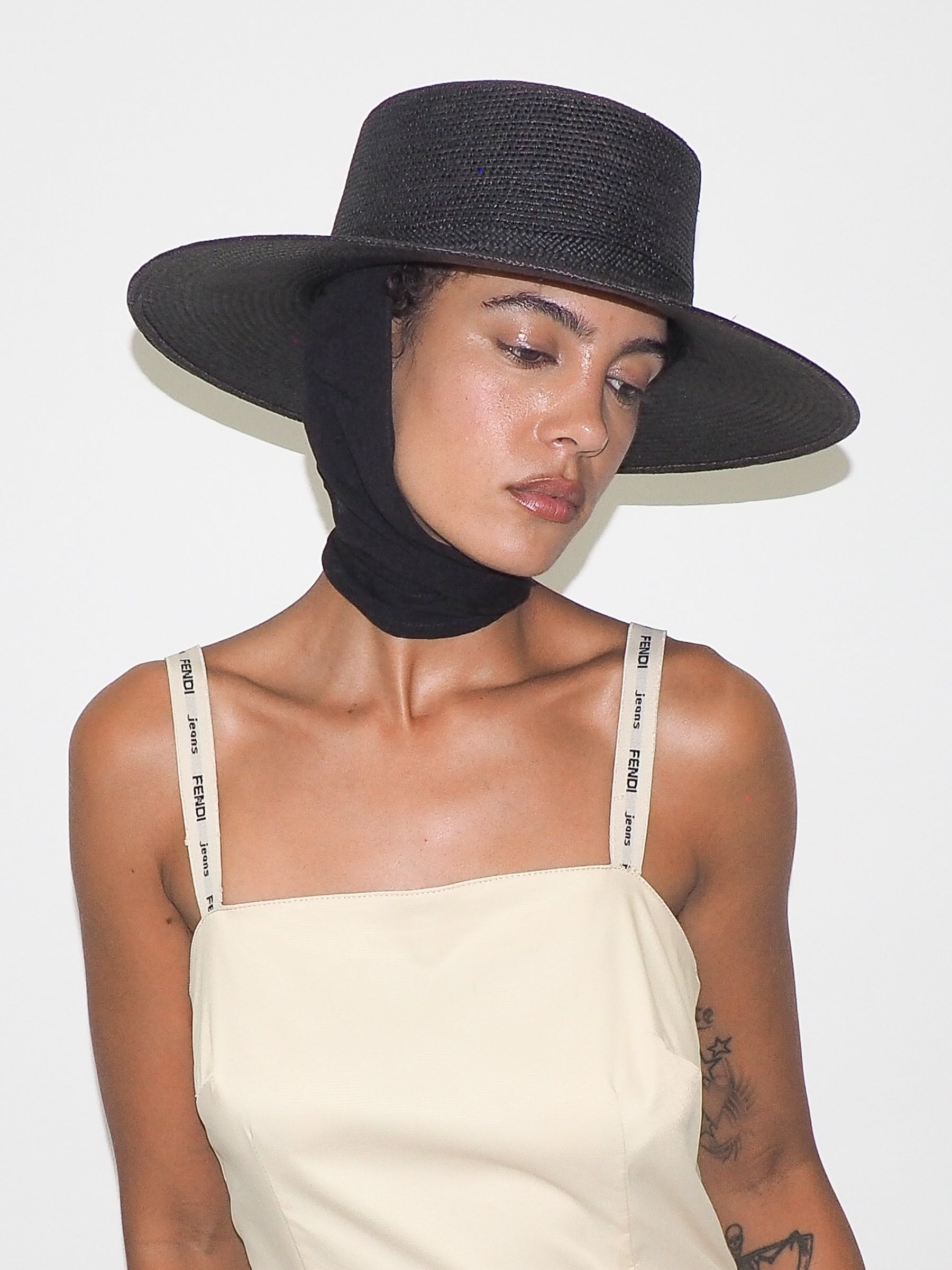 Cielo Hat w. Shade in Black Toquilla Straw - CLYDE