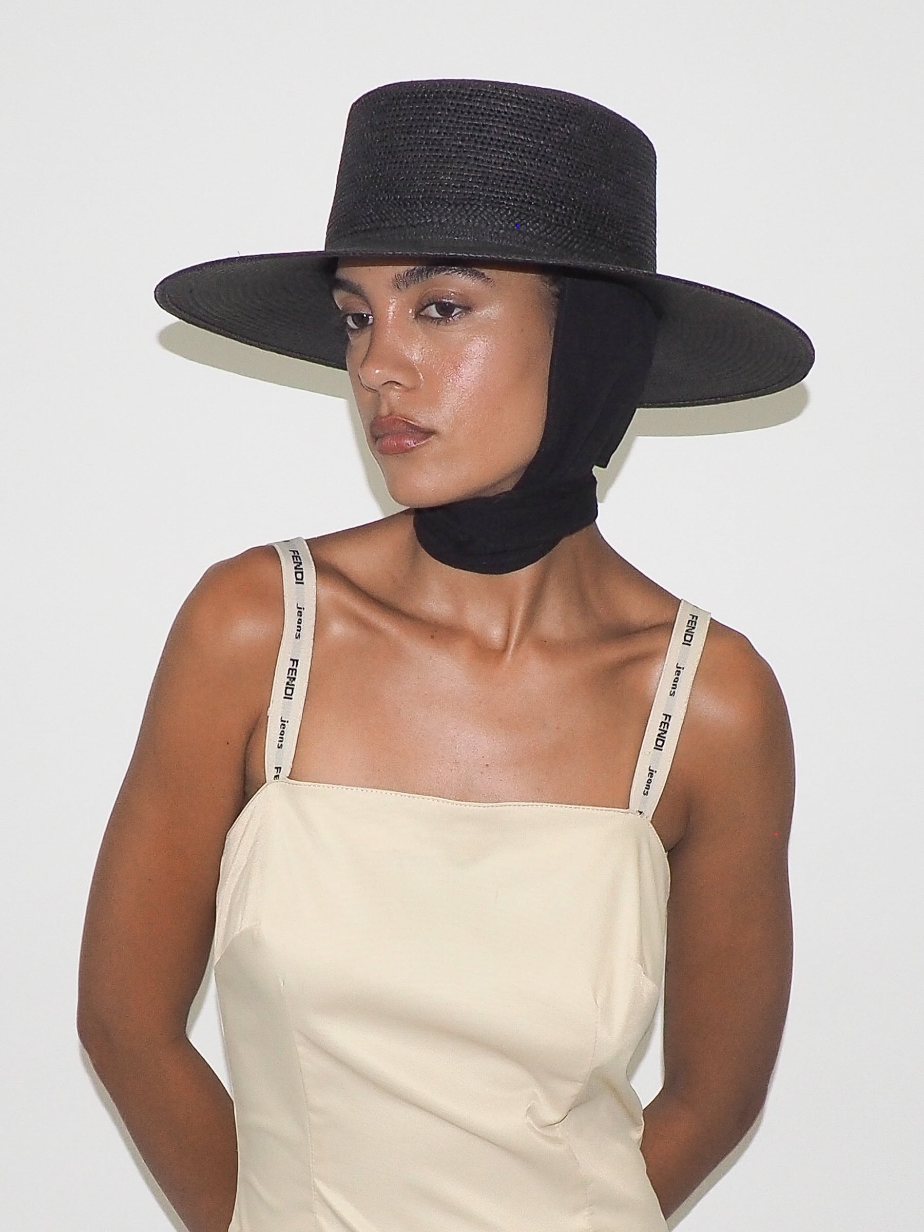 Cielo Hat w. Shade in Black Toquilla Straw - CLYDE