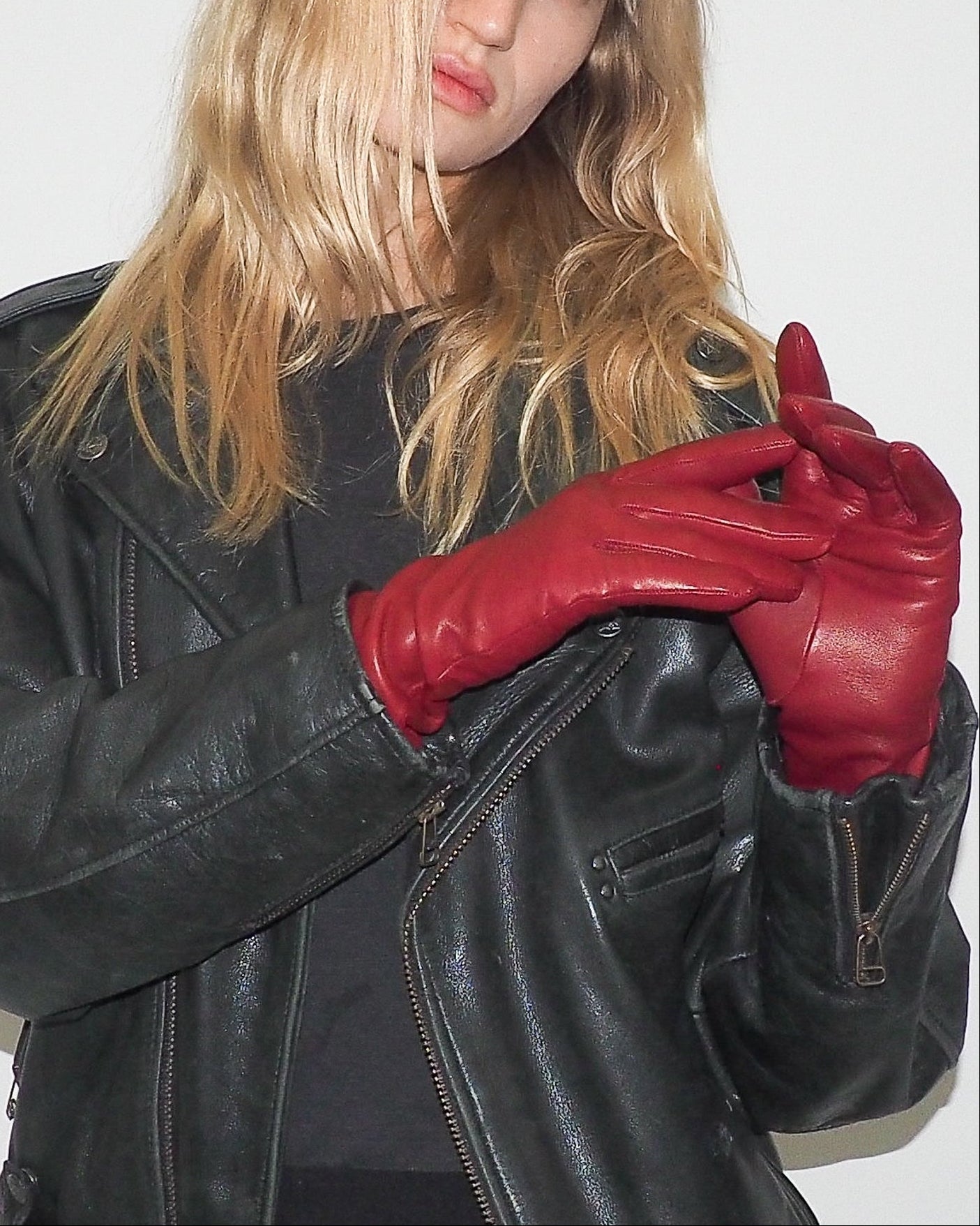 Classic Gloves in Crimson Nappa Lambskin - CLYDE