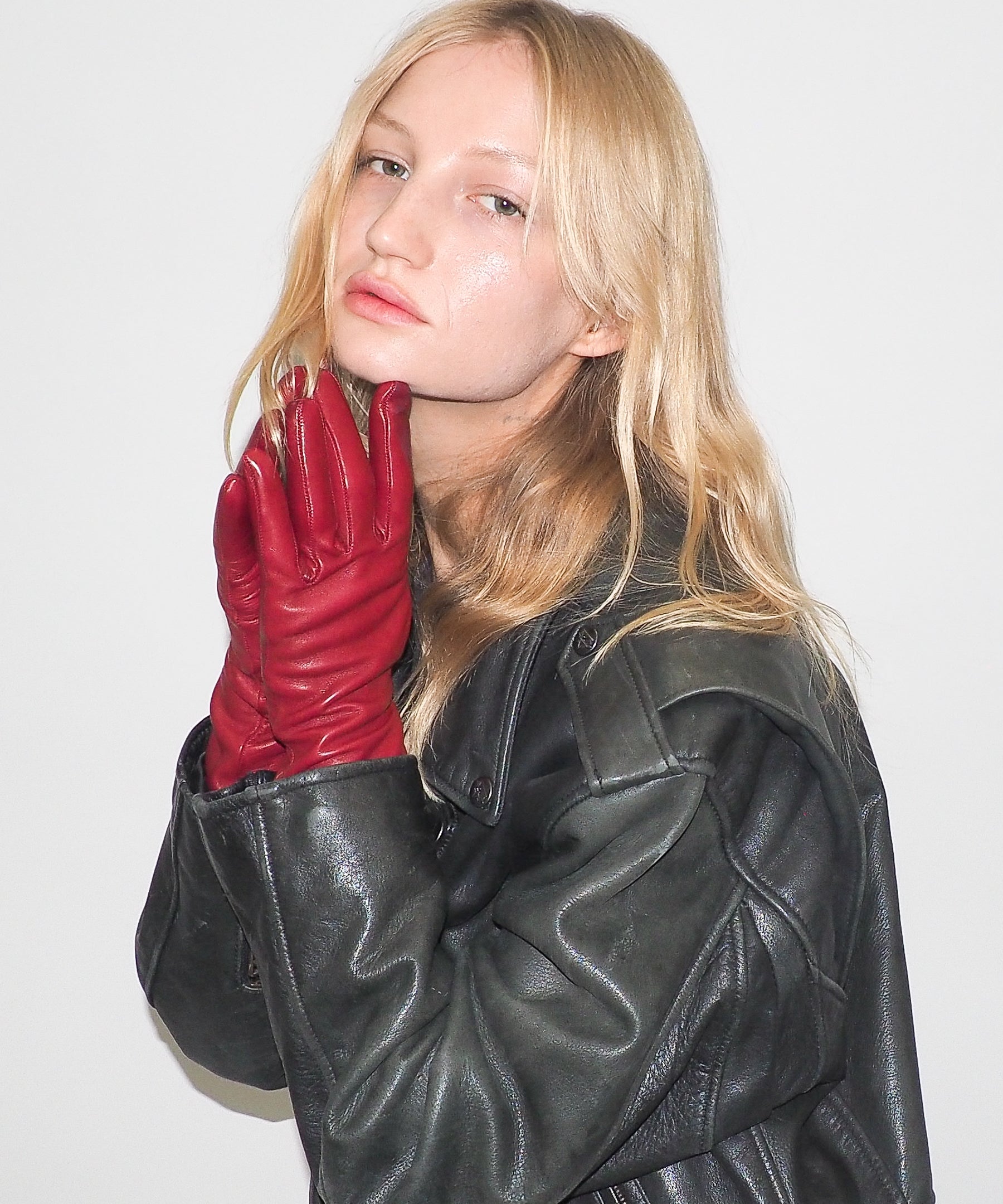 Classic Gloves in Crimson Nappa Lambskin - CLYDE