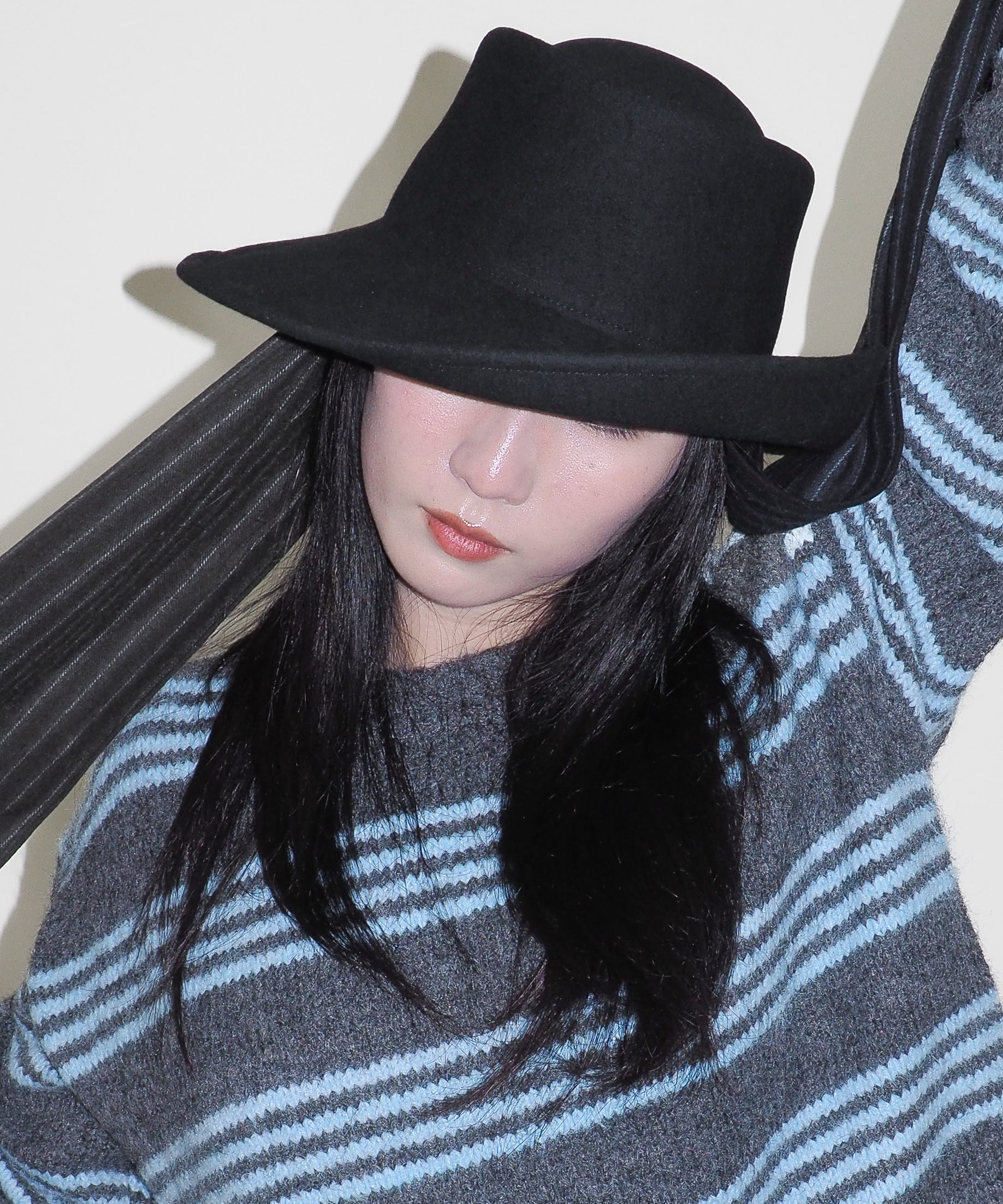 Gambler Hat in Black Wool w. Pinstripe Scarf - CLYDE