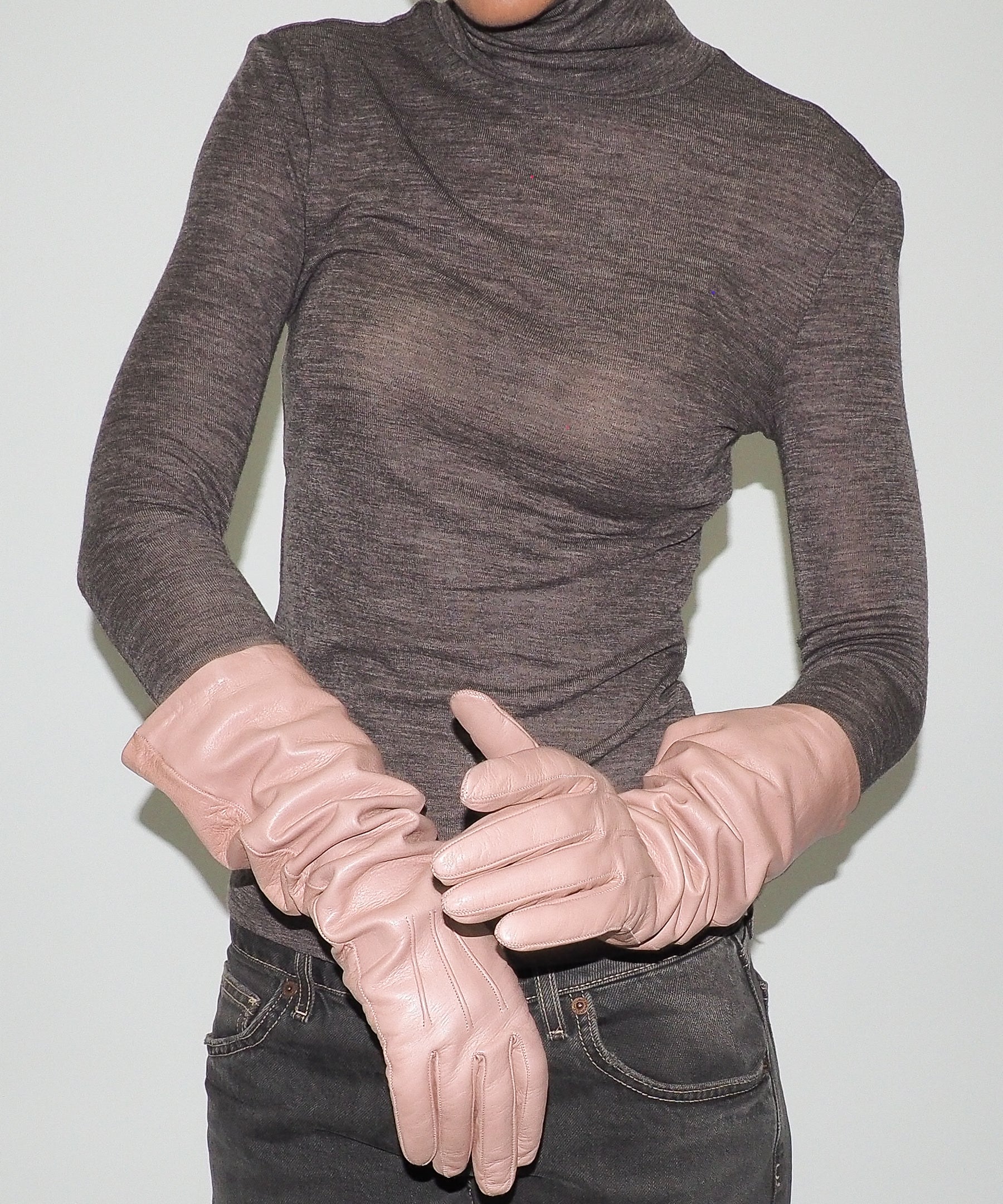 Gauntlet Gloves in Petal Pink Nappa Lambskin - CLYDE