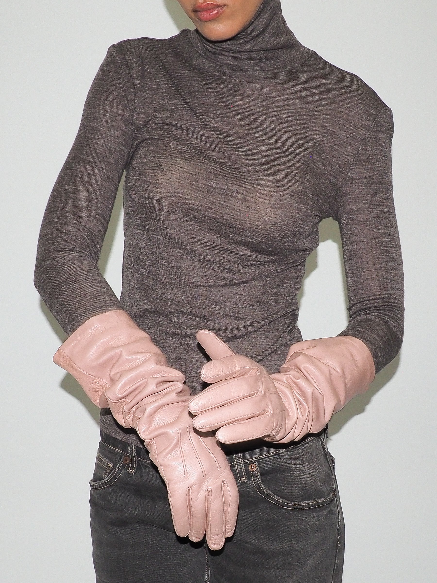 Gauntlet Gloves in Petal Pink Nappa Lambskin - CLYDE