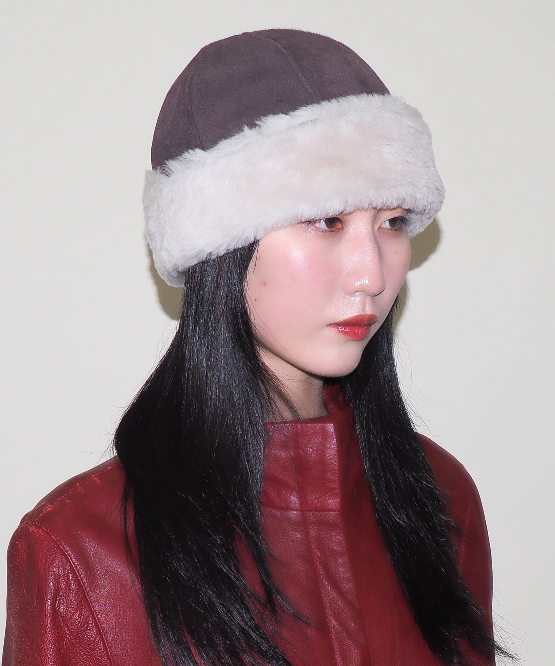 Nanaimo Hat in Espresso & Cream Shearling - CLYDE