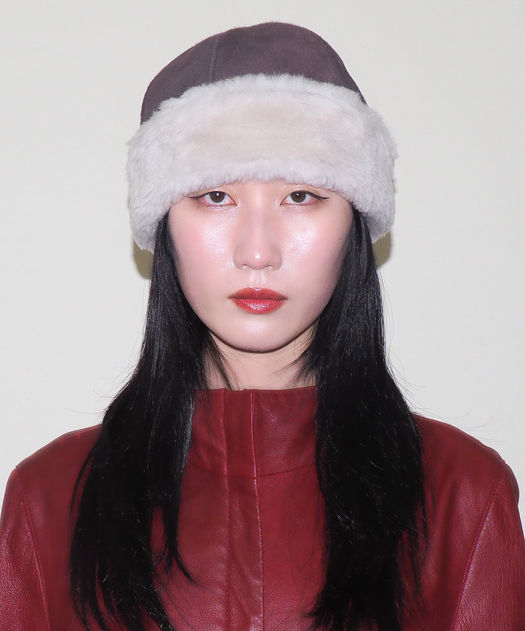 Nanaimo Hat in Espresso & Cream Shearling - CLYDE