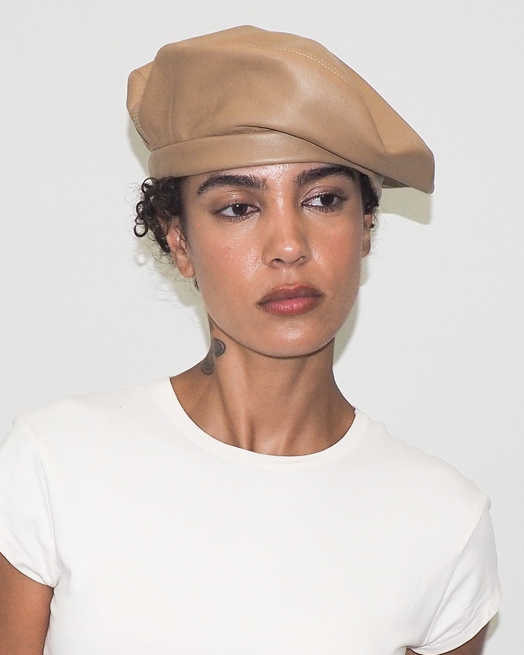Lambskin Beret in Tan - CLYDE