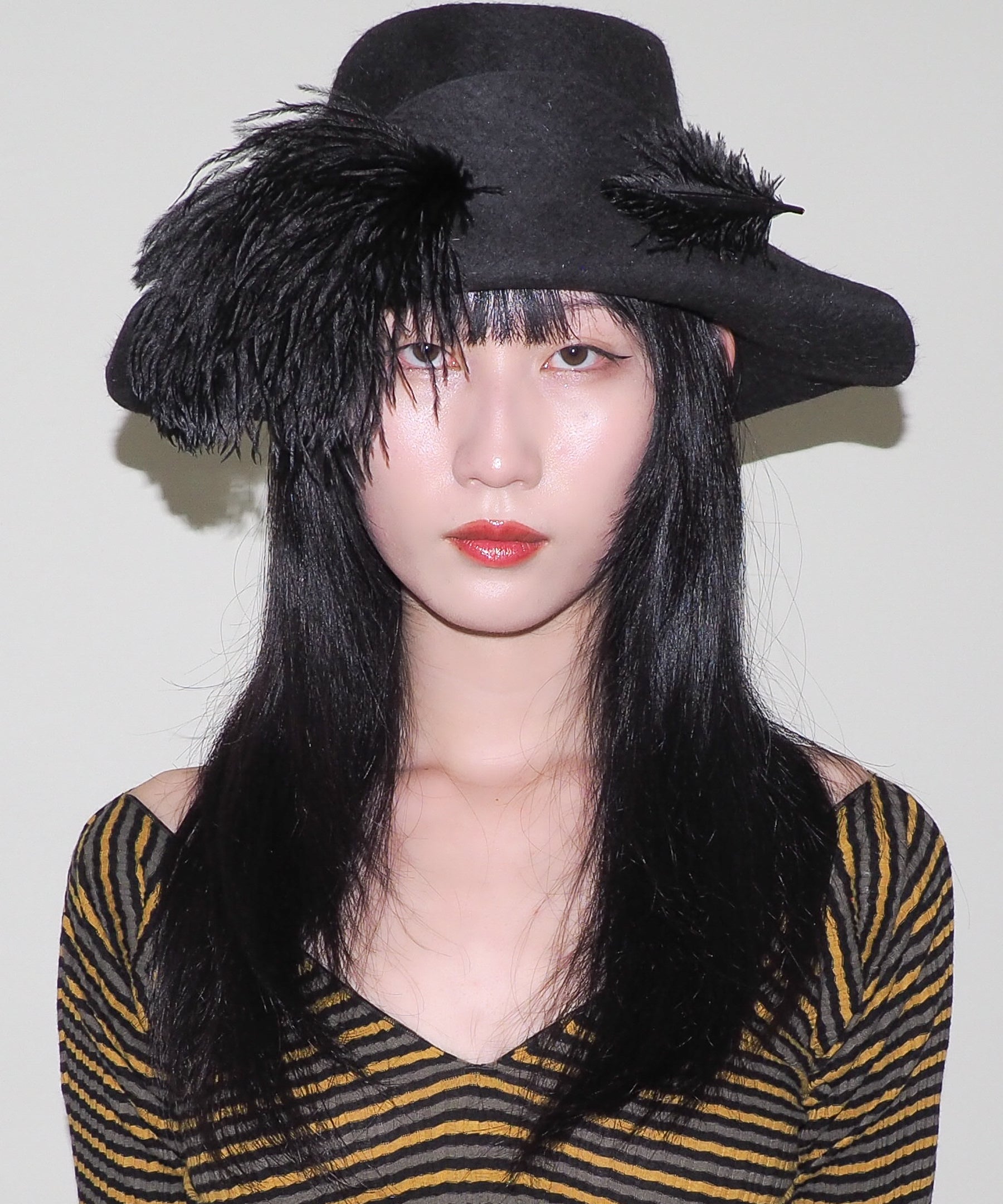Plume Hat in Jet Velour Felt - CLYDE