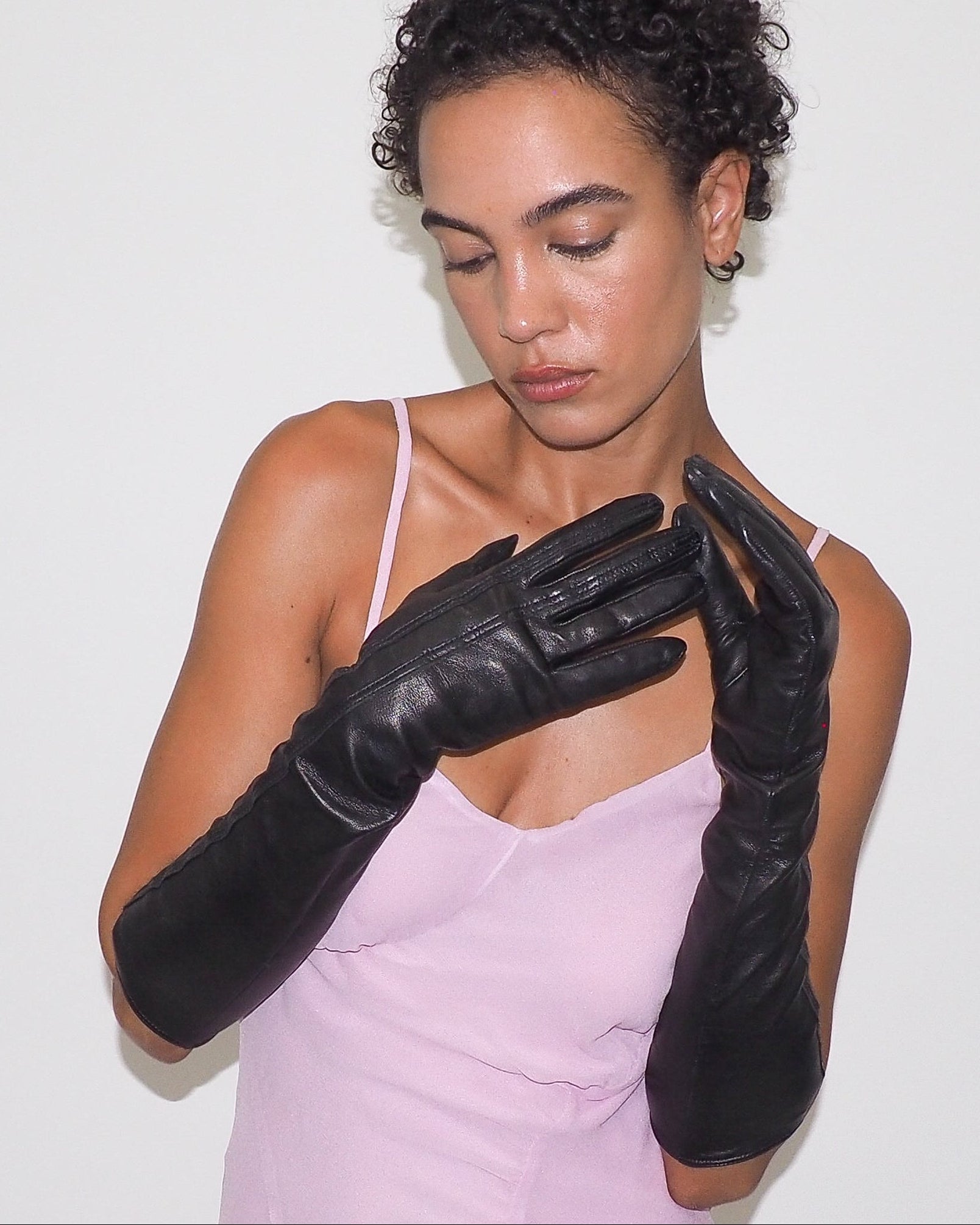 Racing Gloves in Black w. Black Stripe - CLYDE