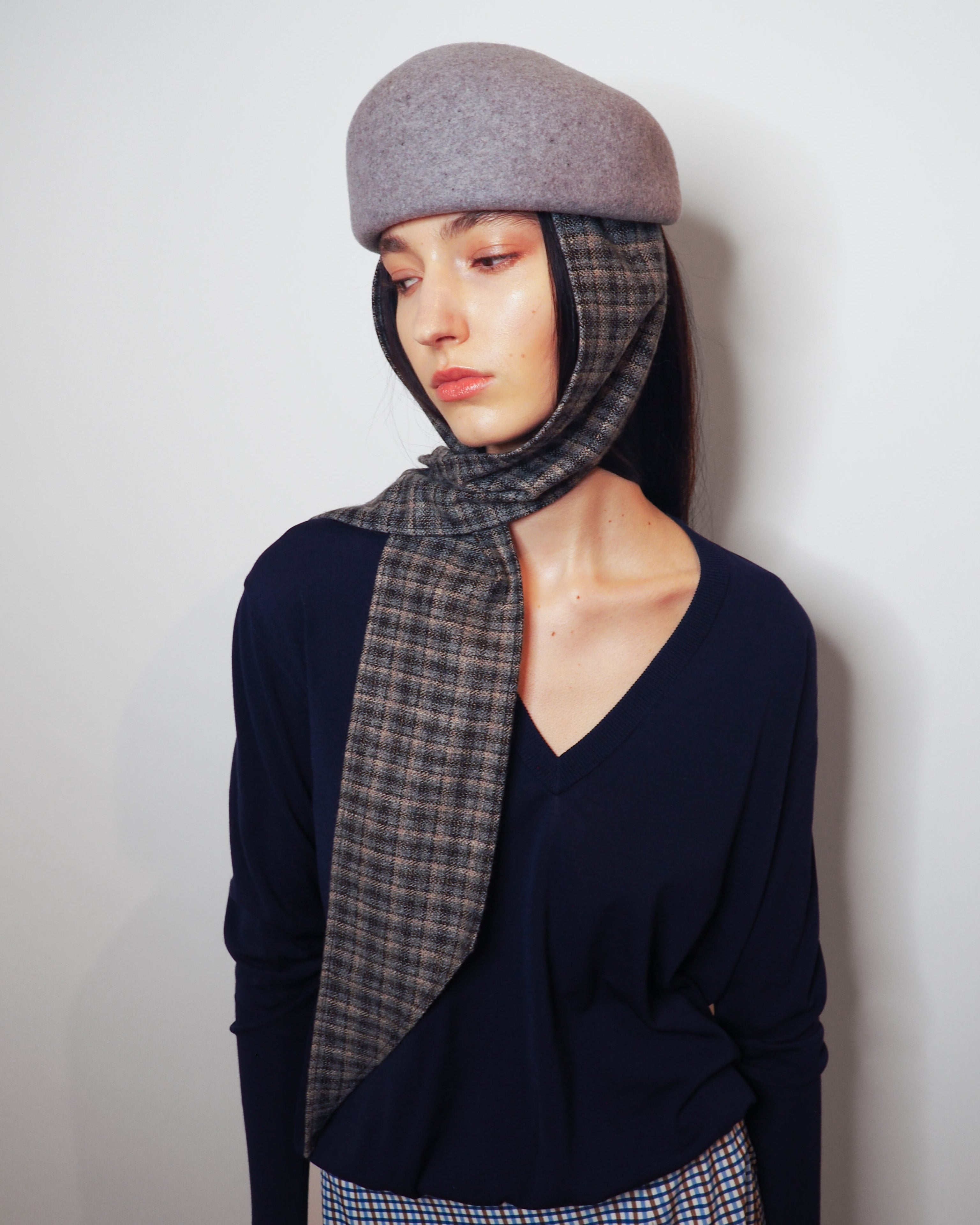 Jeanie Hat with Neck Scarves in Grey Wool - CLYDE