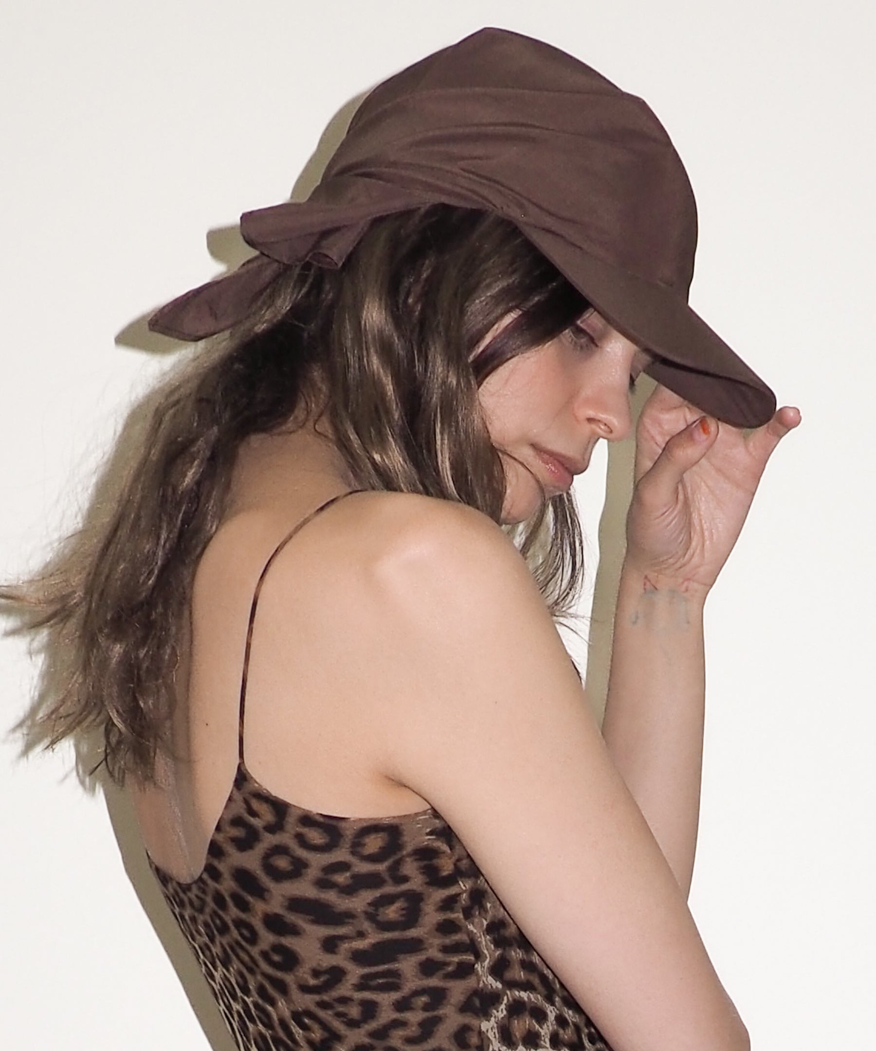 Brim Scarf in Brown - CLYDE