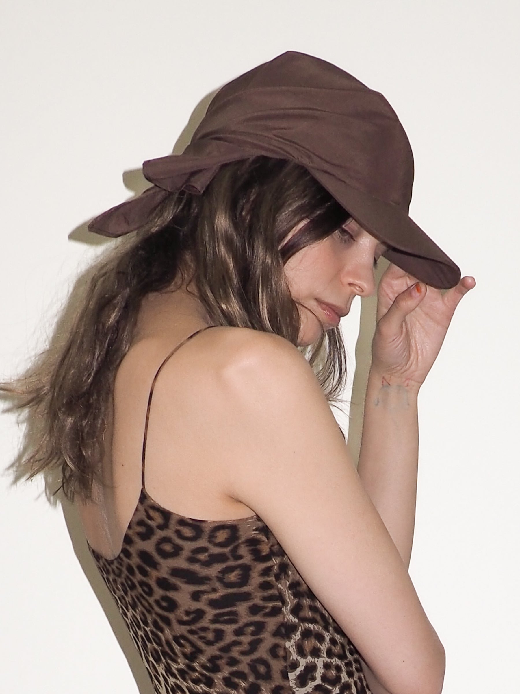 Brim Scarf in Brown - CLYDE