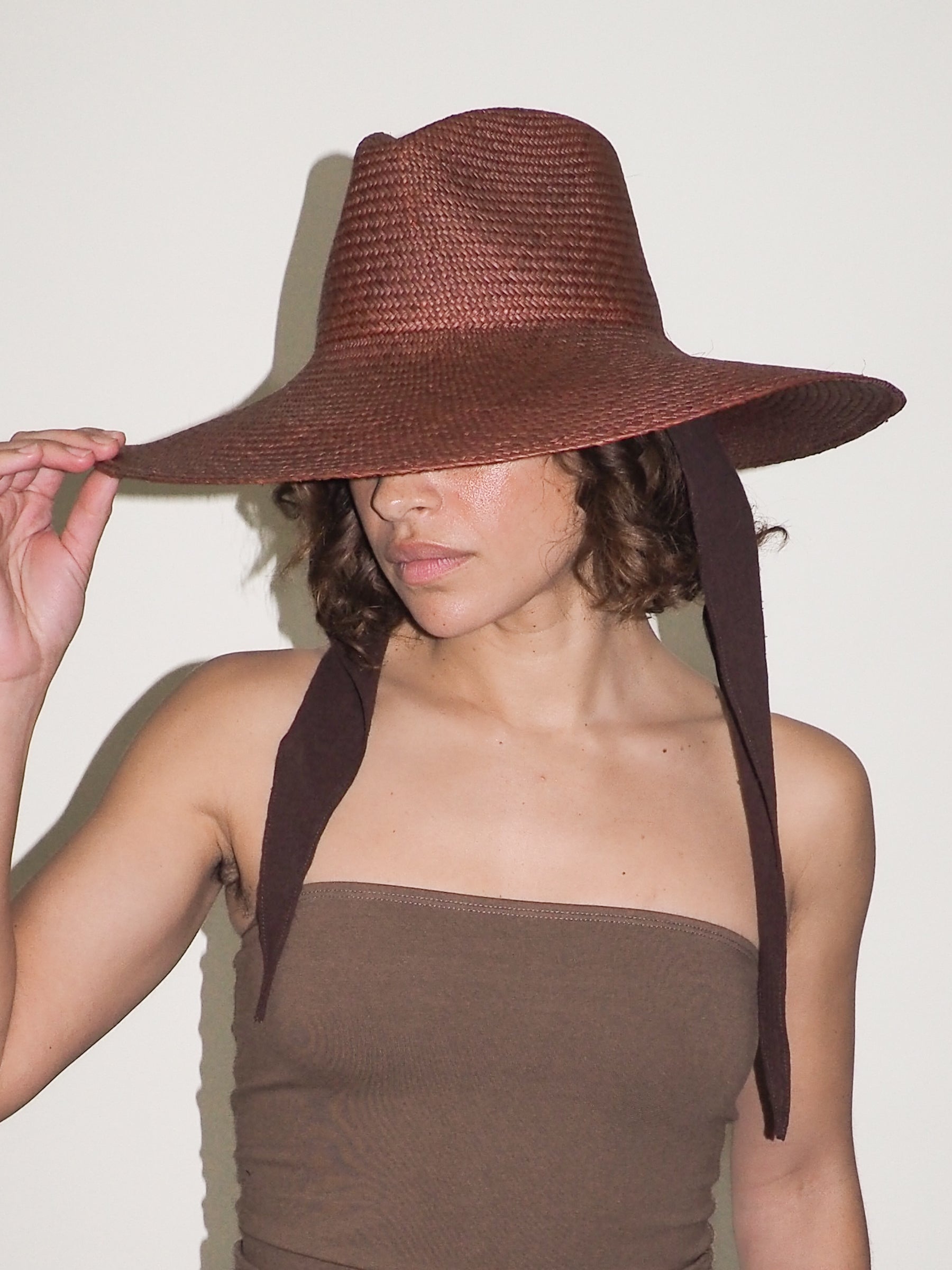 Caro Hat w. Neck Shade in Earth Brown Toquilla Straw - CLYDE