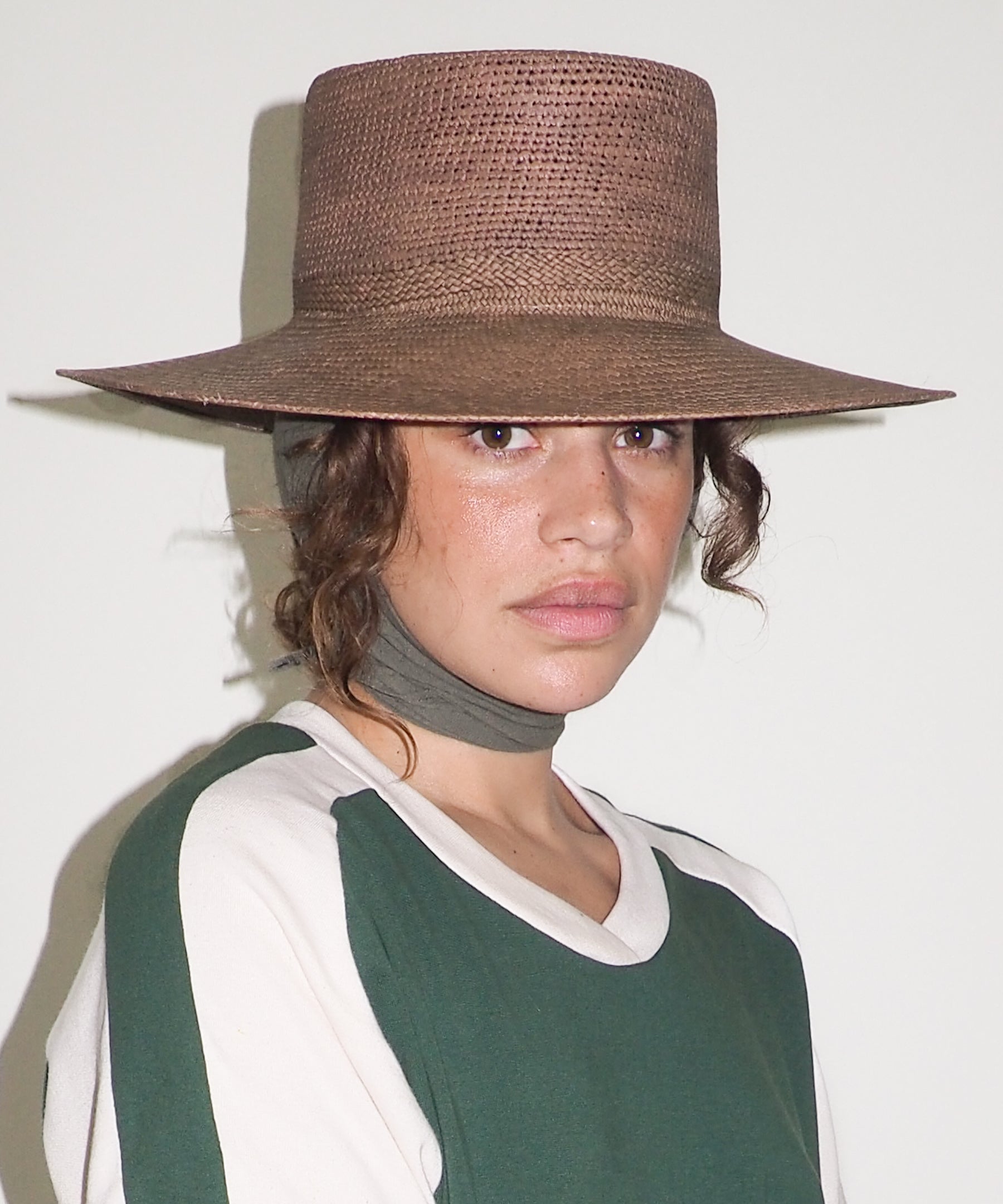 Cielo Hat w. Shade in Khaki Green Toquilla Straw - CLYDE