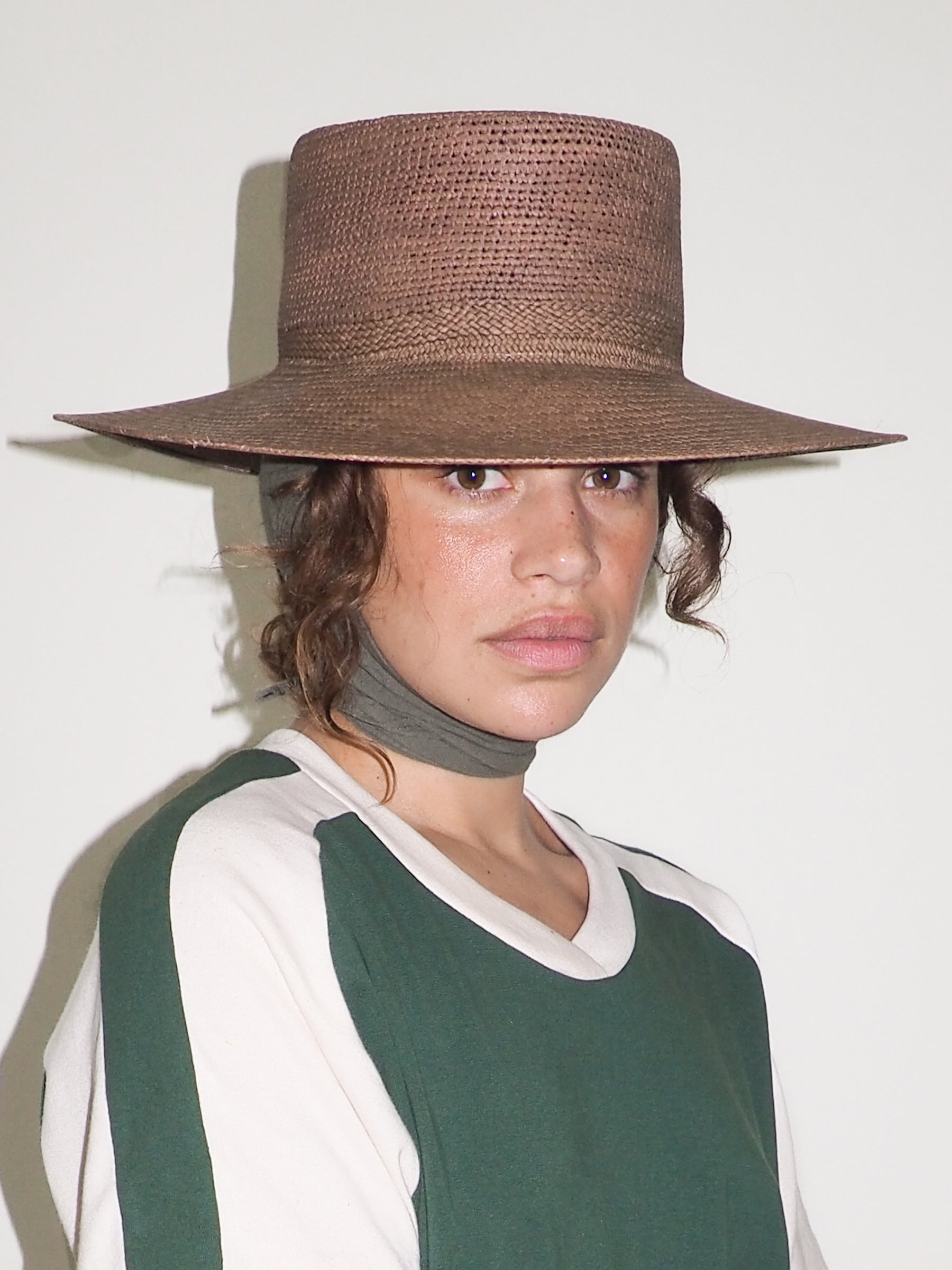 Cielo Hat w. Shade in Khaki Green Toquilla Straw - CLYDE