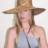 Dai Hat w. Tie in Bac Bac - CLYDE