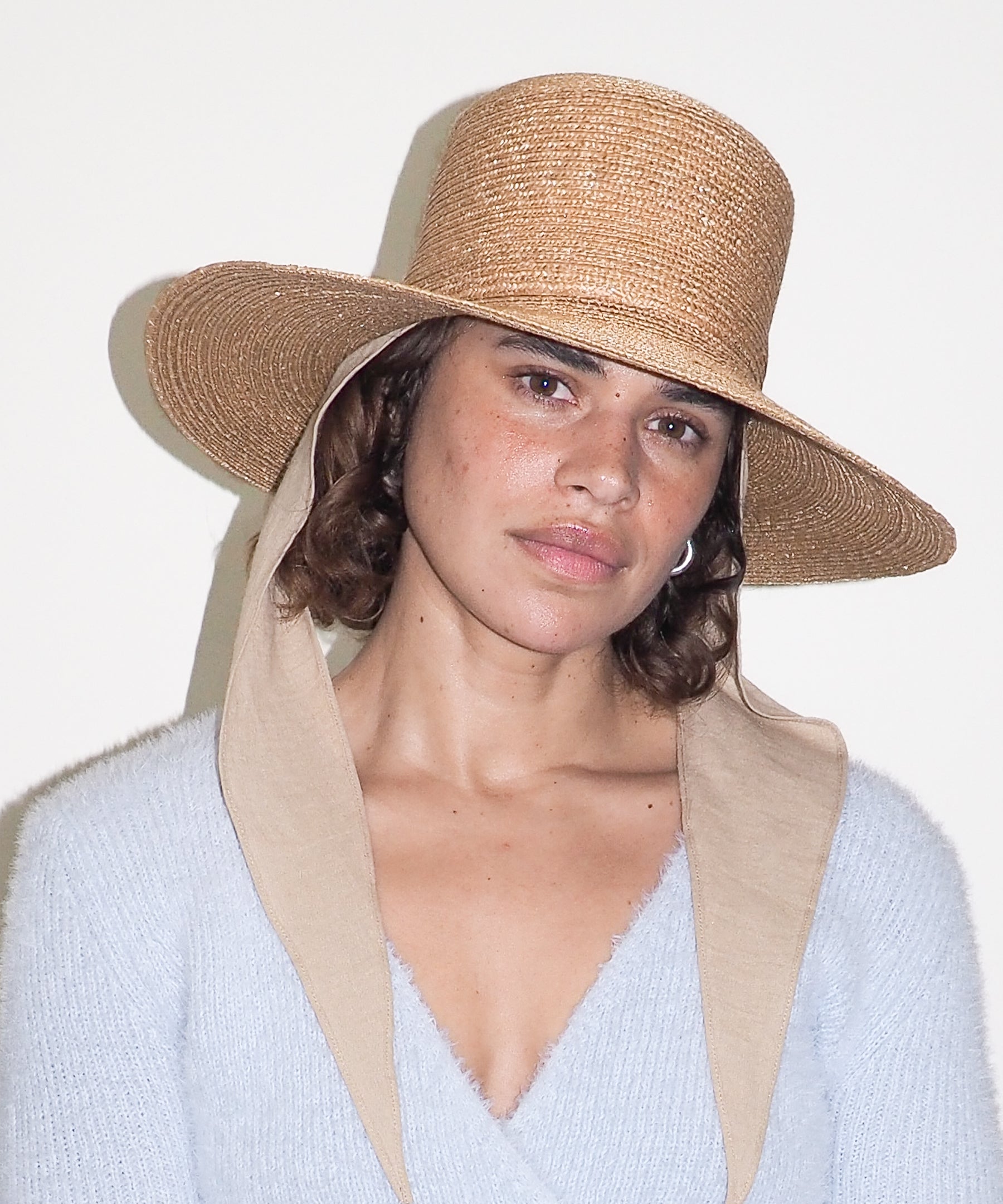 Medium Brim Flat Top Hat in Sand Straw w. Neck Shade - CLYDE