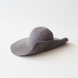 Romance Hat in Wombay Gray