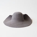 Romance Hat in Wombay Gray