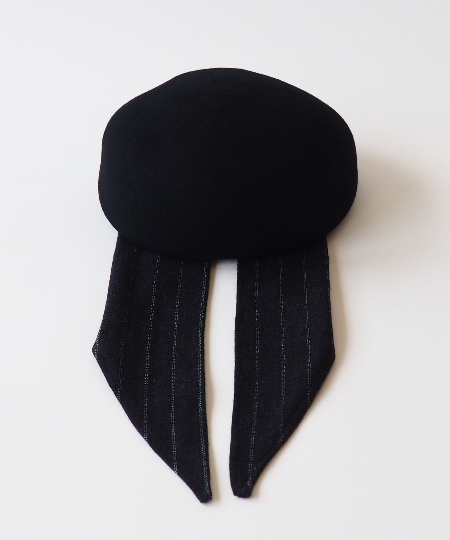 Jeanie Hat with Neck Scarves in Black - CLYDE