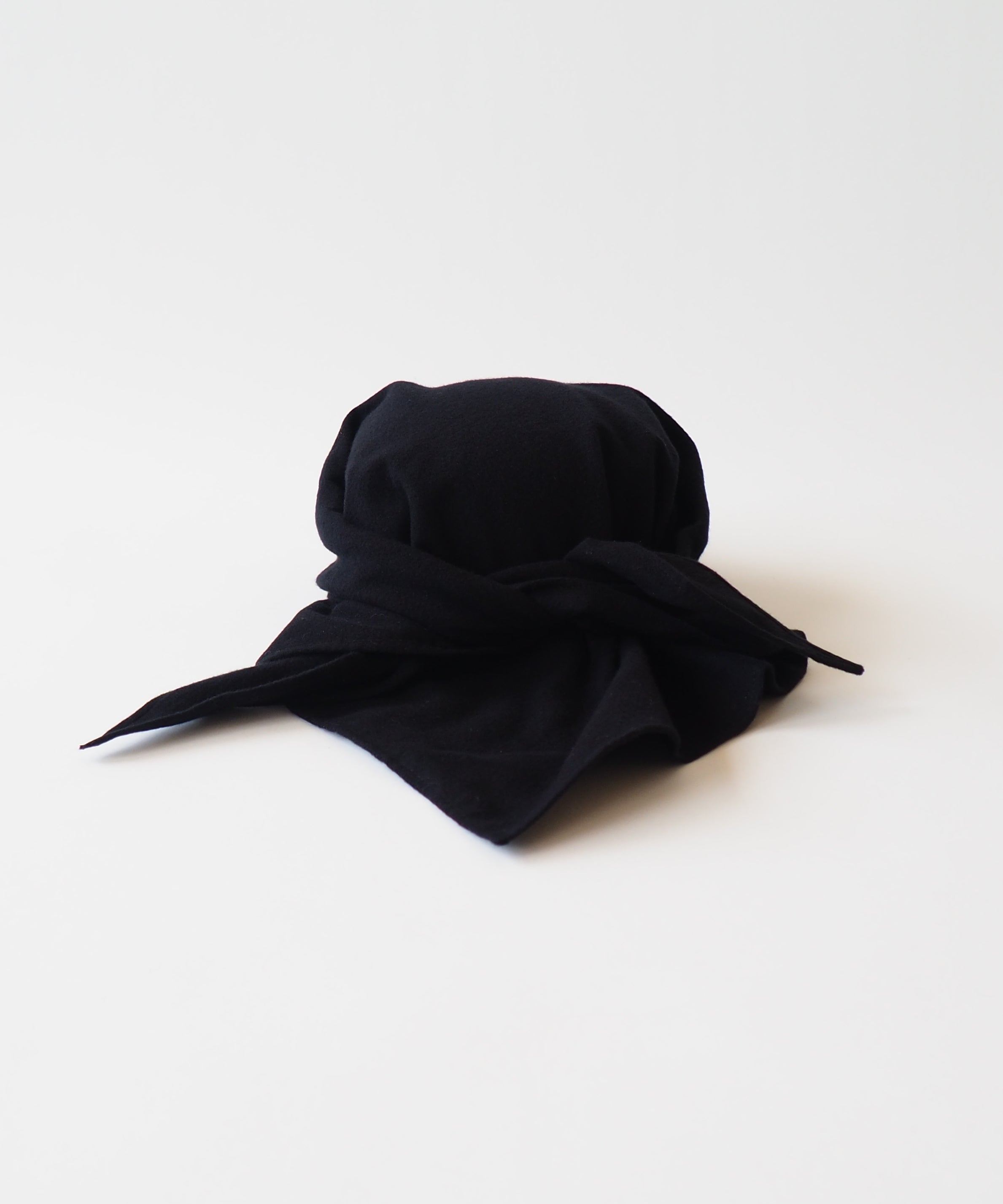 Brim Scarf in Black Flannel - CLYDE