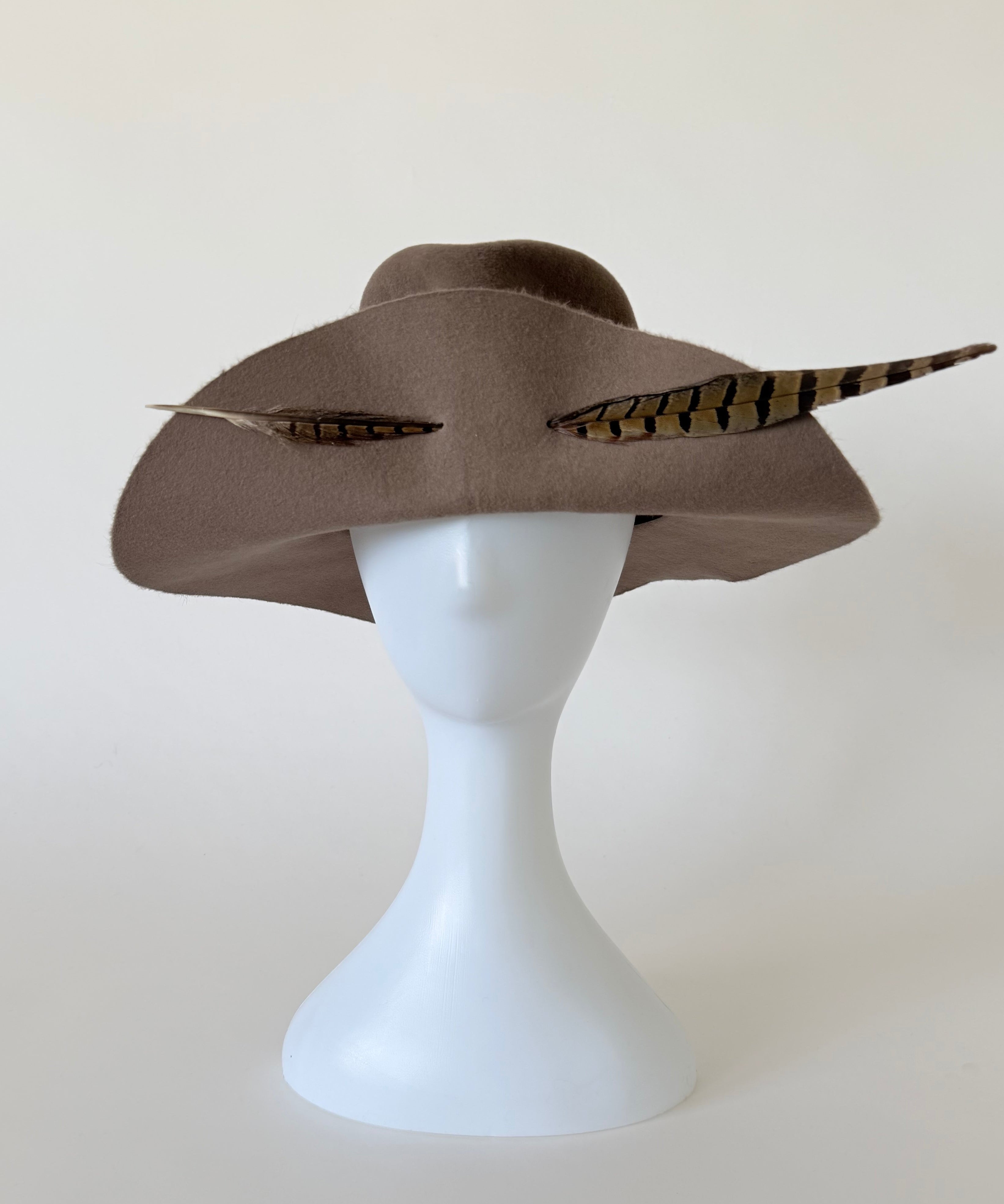 Plume Hat in Mink Velour Felt - CLYDE