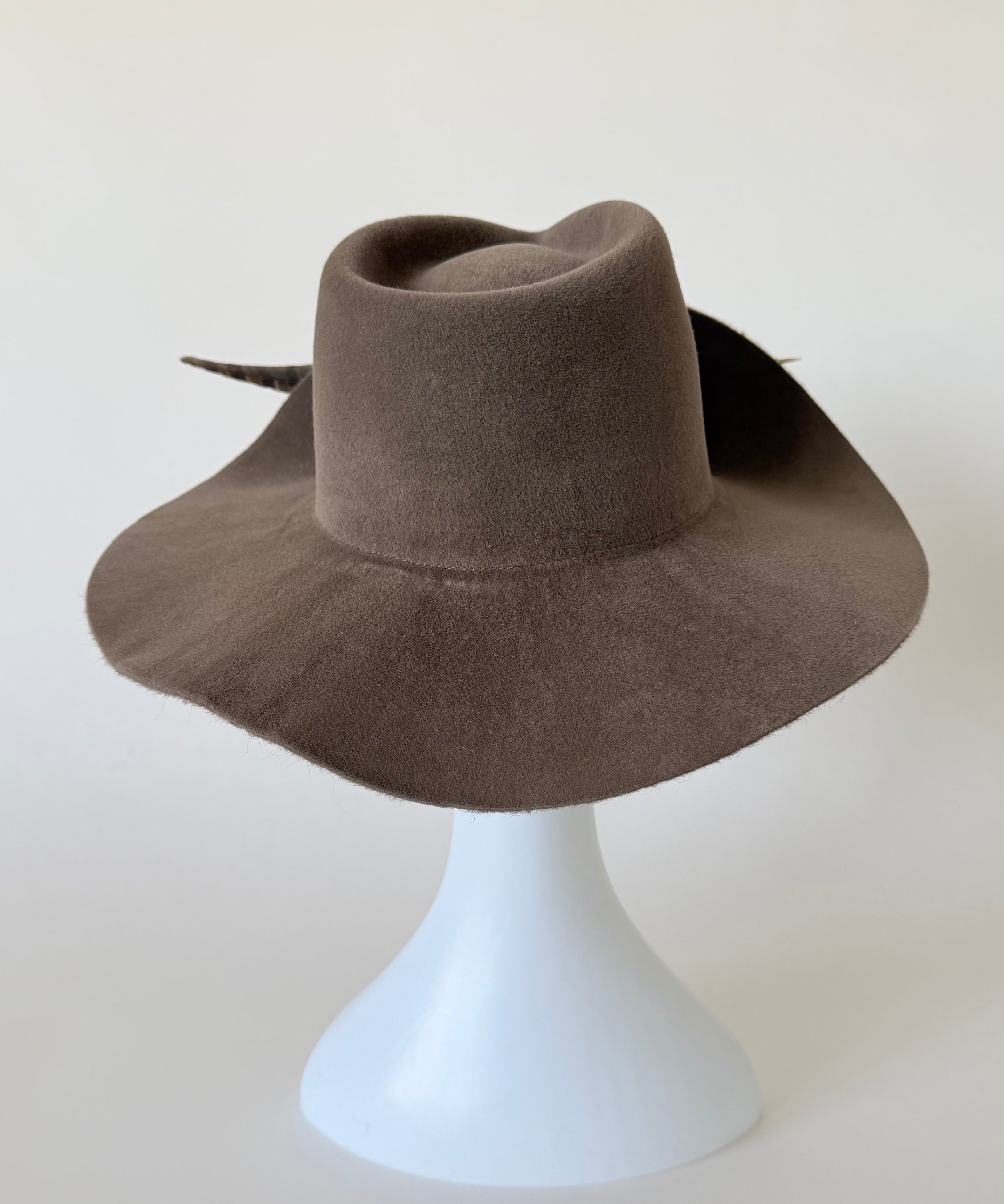 Plume Hat in Mink Velour Felt - CLYDE