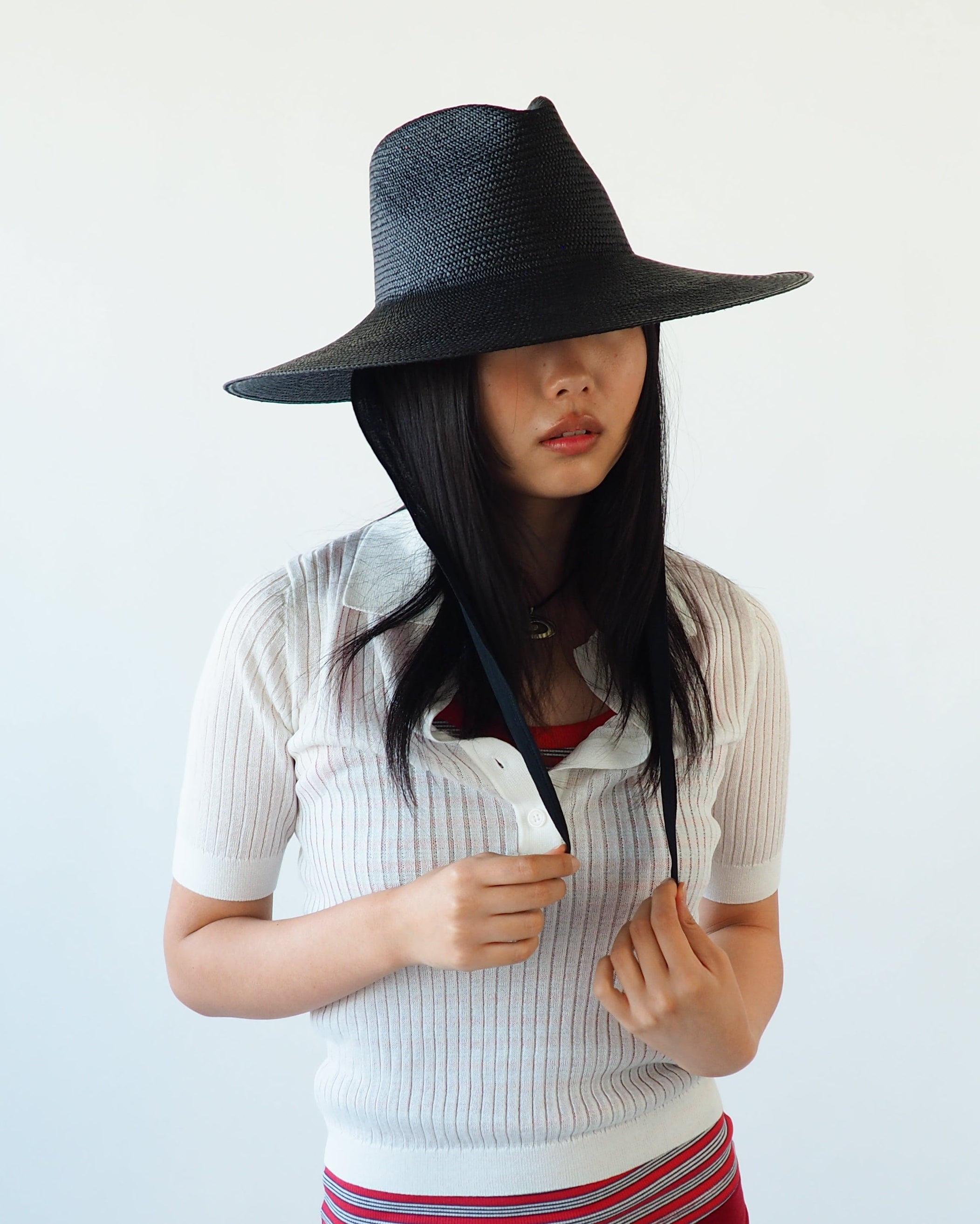 Caro Hat w. Neck Shade in Black Toquilla Straw - CLYDE