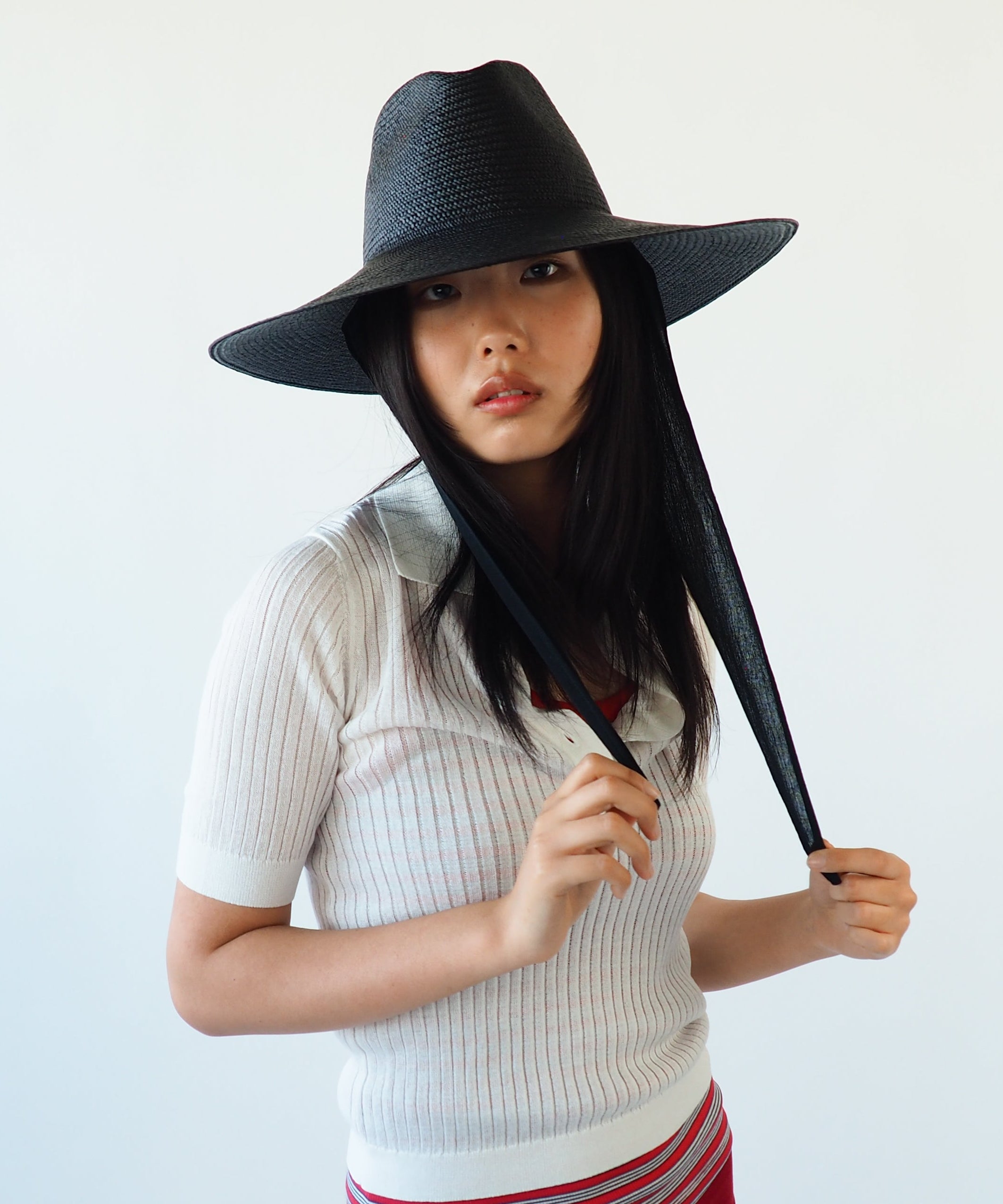 Caro Hat w. Neck Shade in Black Toquilla Straw - CLYDE