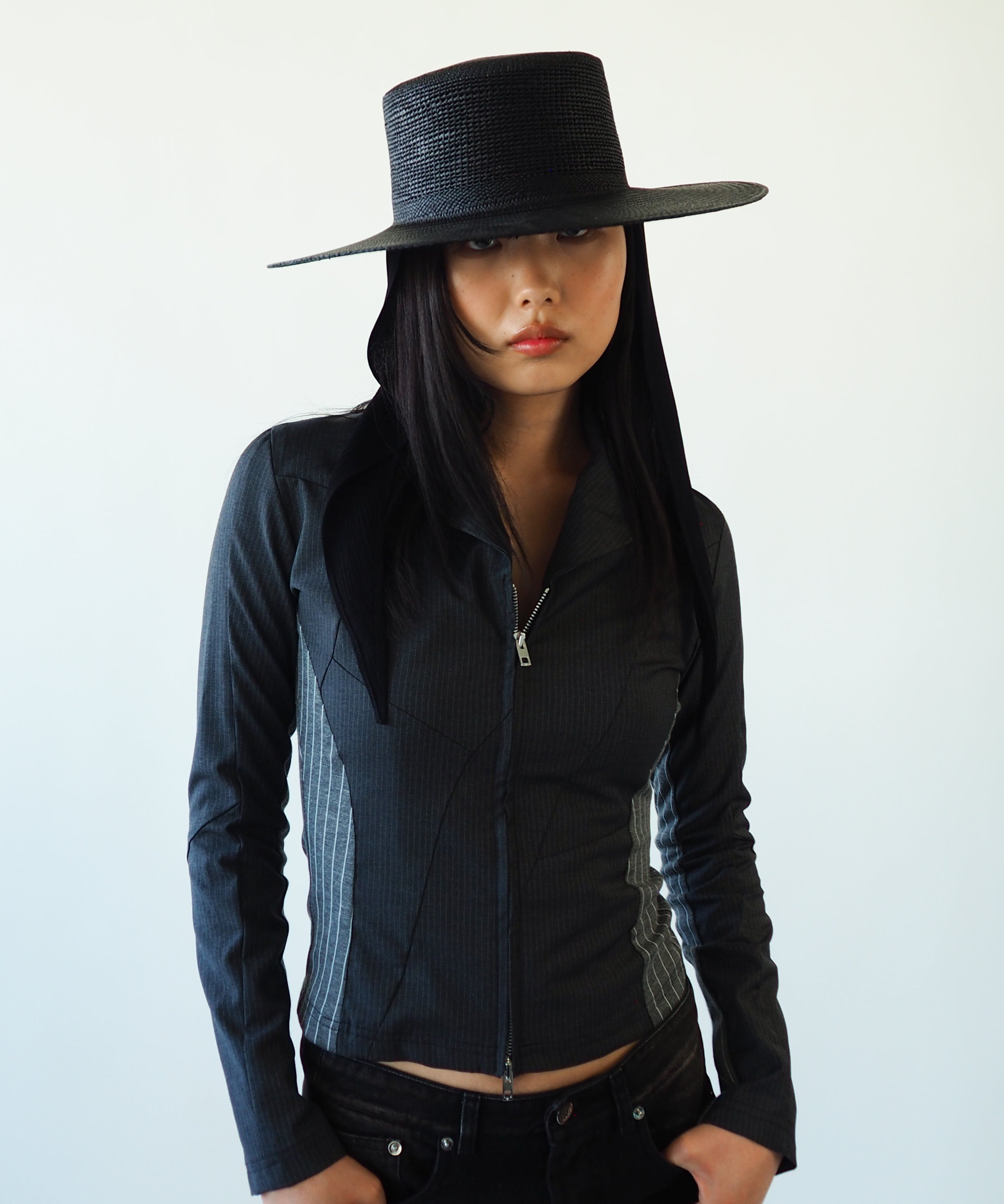 Cielo Hat w. Shade in Black Toquilla Straw - CLYDE