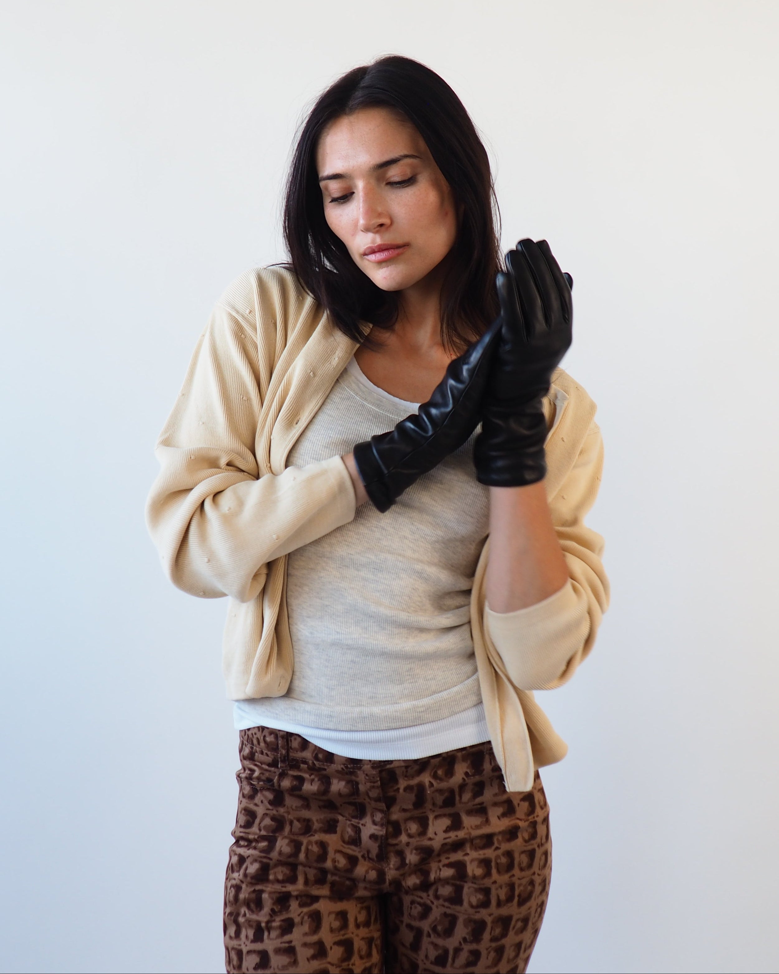 Classic Gloves in Black Nappa Lambskin - CLYDE