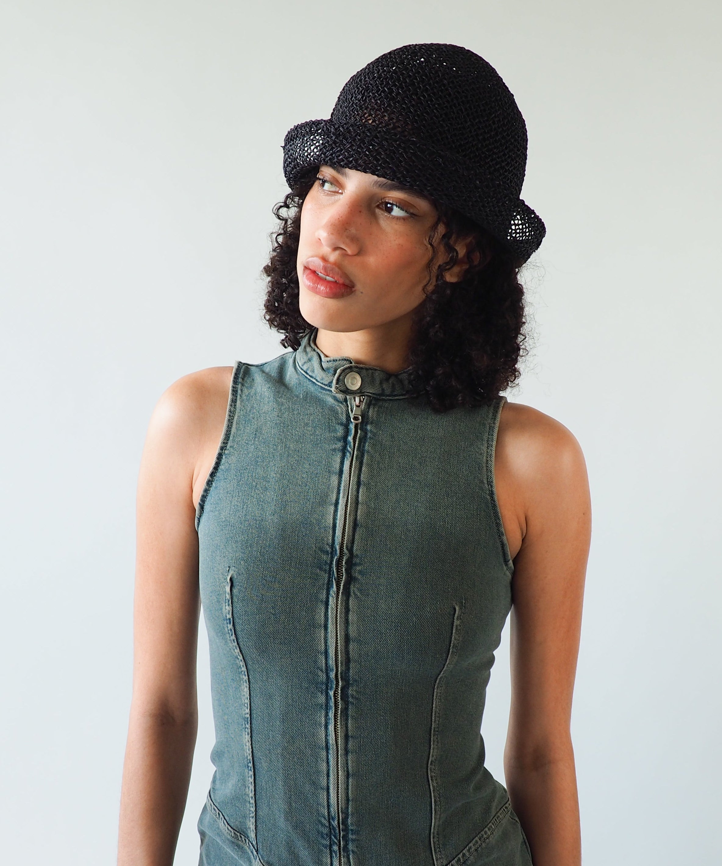 Crown Hat in Black Seagrass - CLYDE
