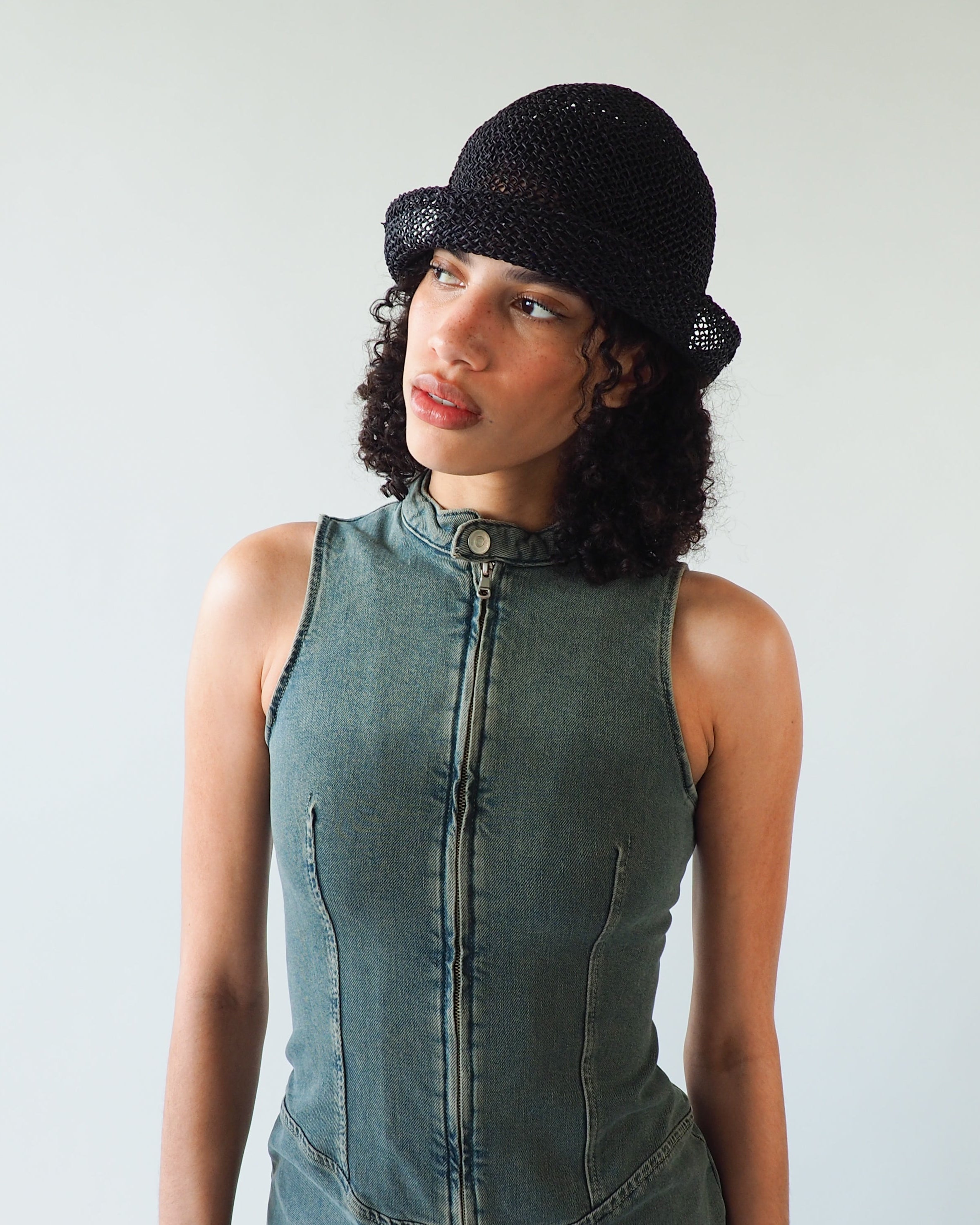 Crown Hat in Black Seagrass - CLYDE