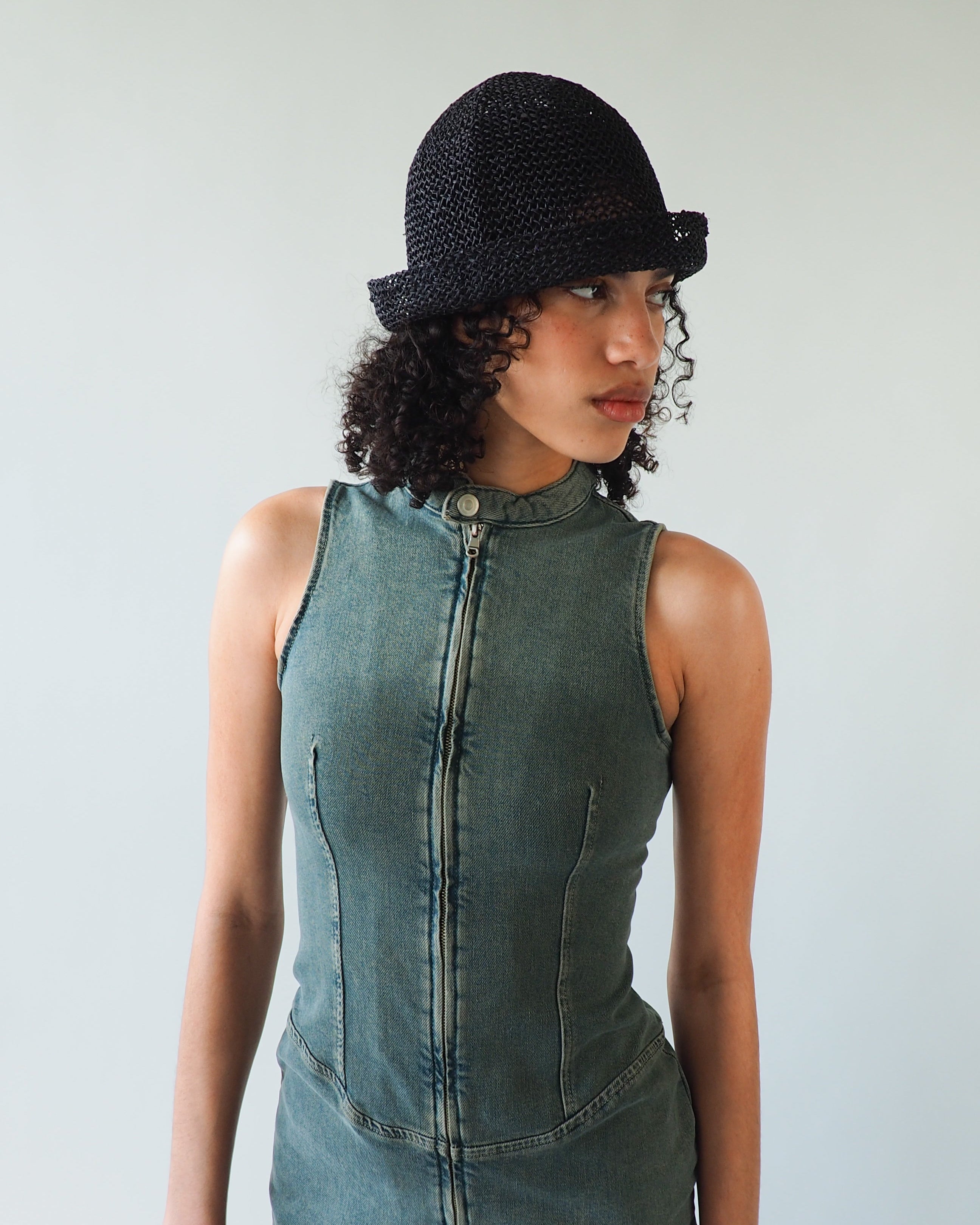 Crown Hat in Black Seagrass - CLYDE