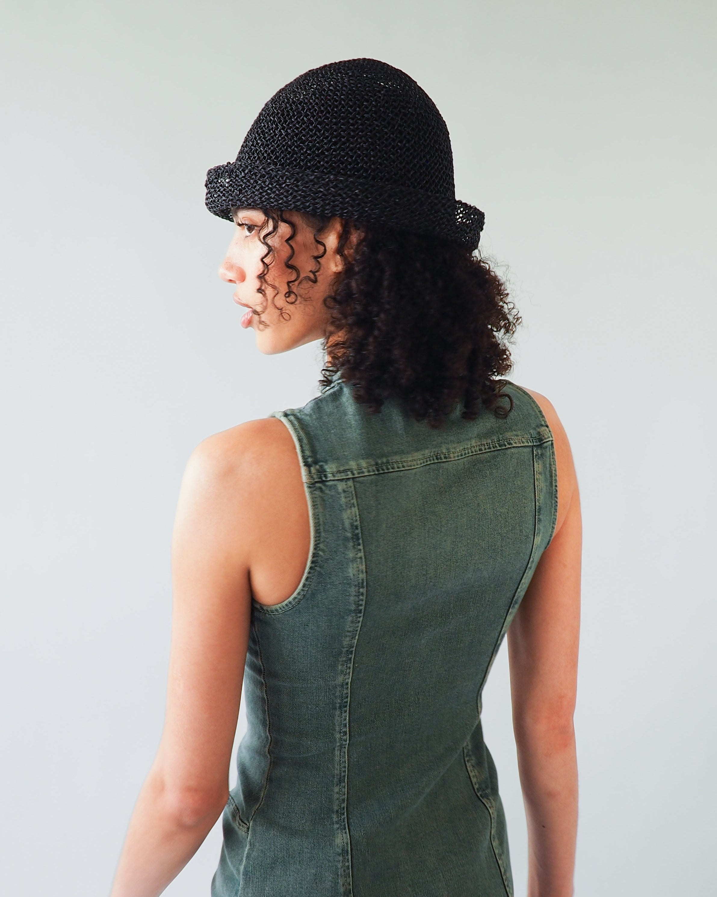 Crown Hat in Black Seagrass - CLYDE