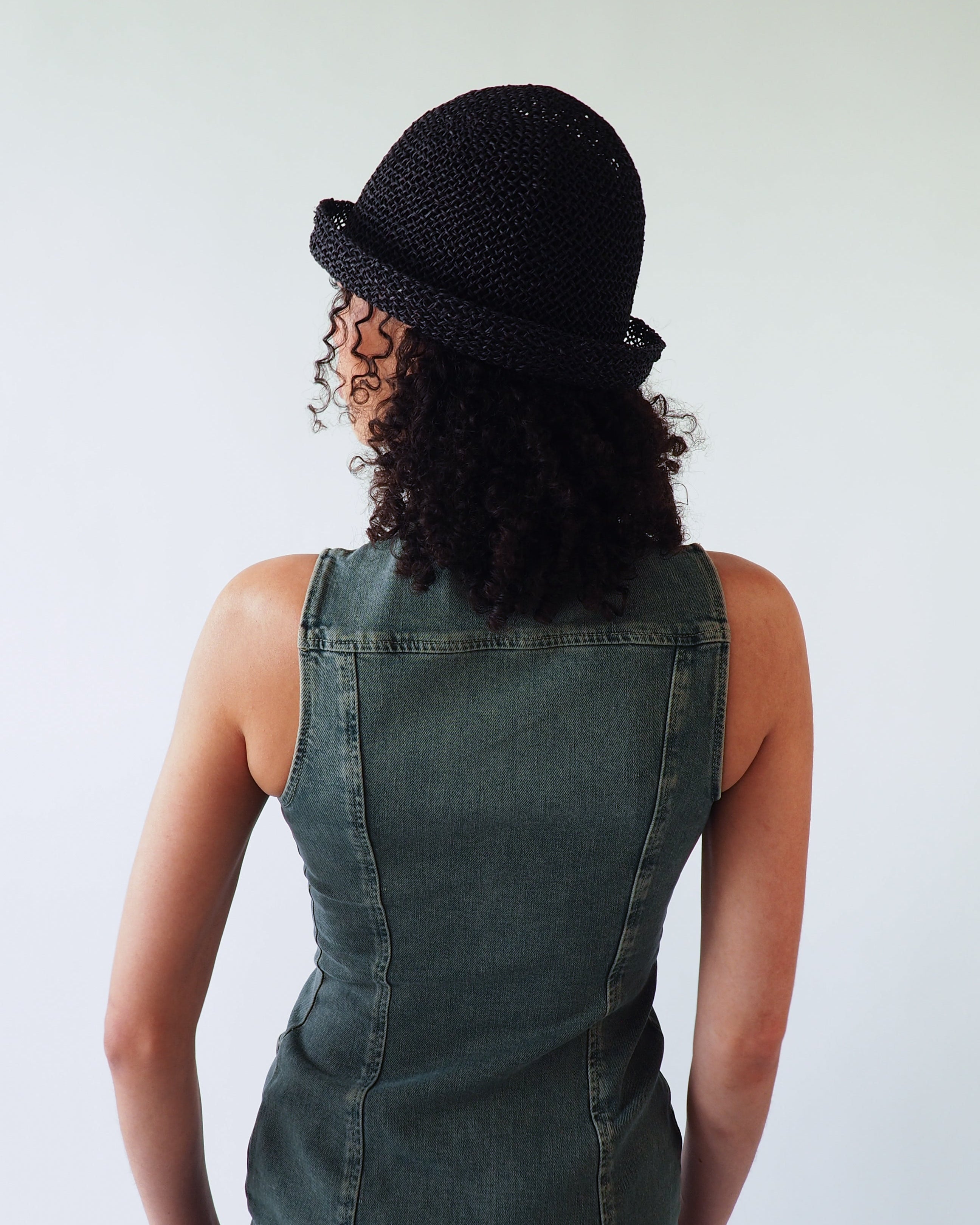 Crown Hat in Black Seagrass - CLYDE