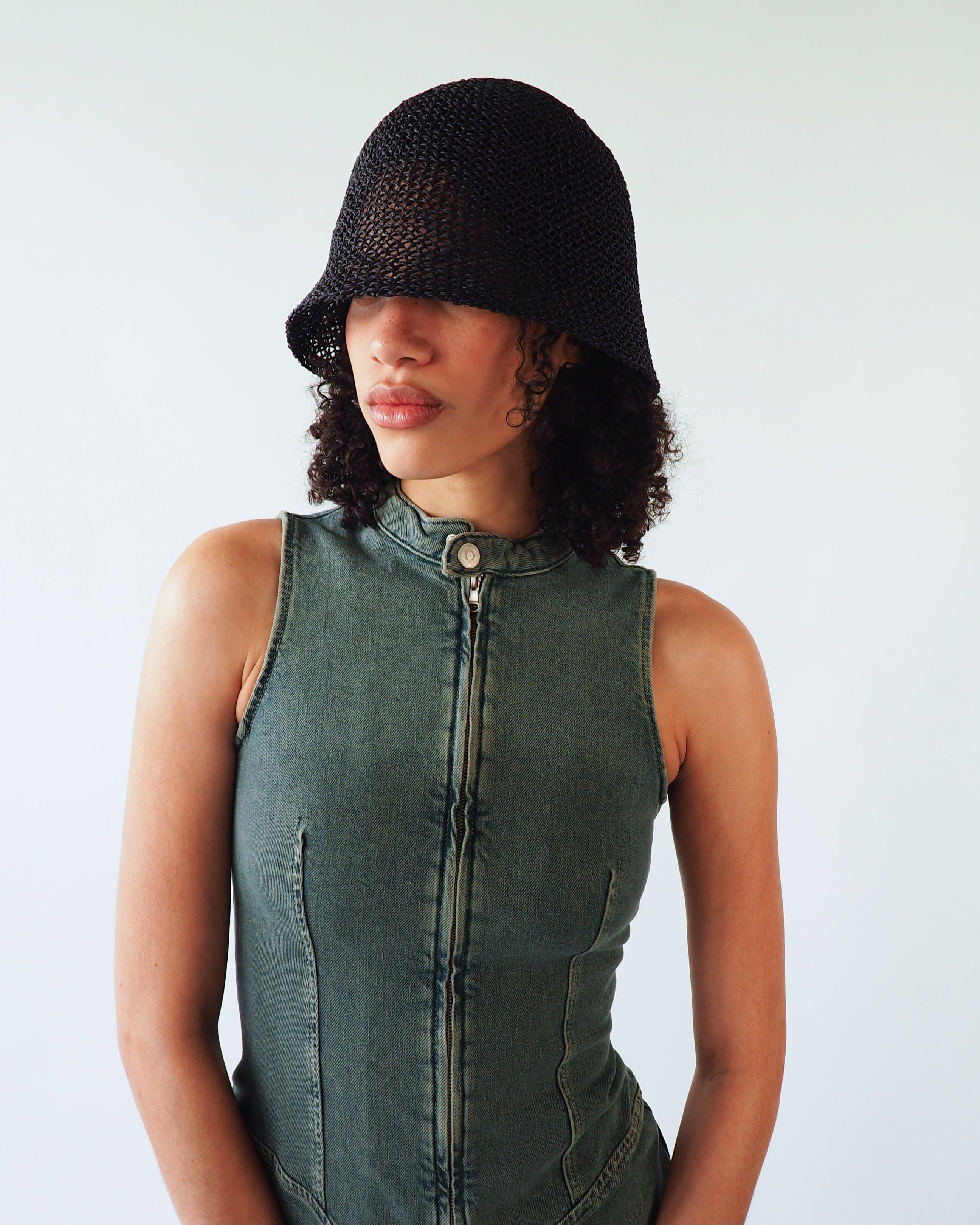 Crown Hat in Black Seagrass - CLYDE
