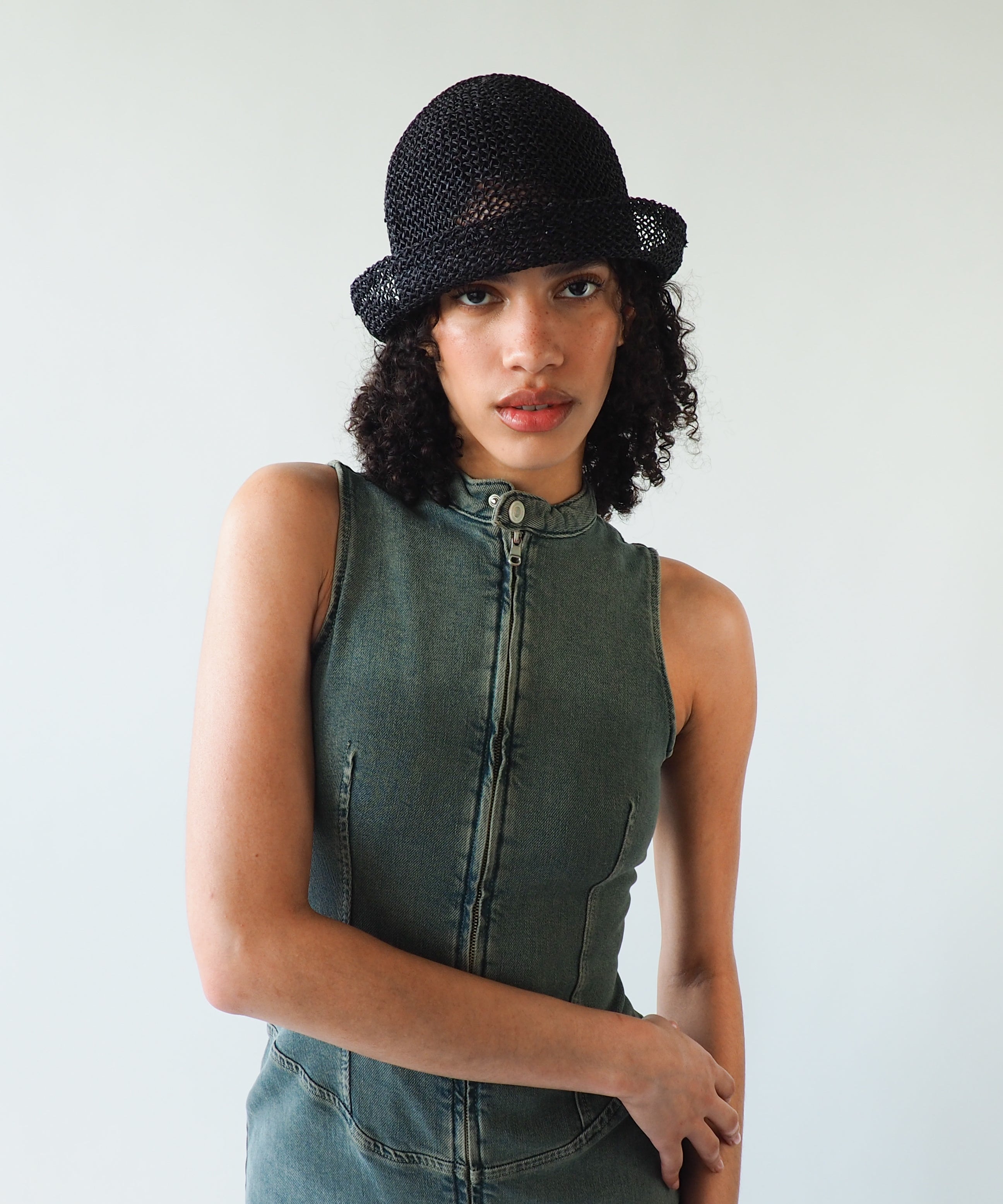 Crown Hat in Black Seagrass - CLYDE