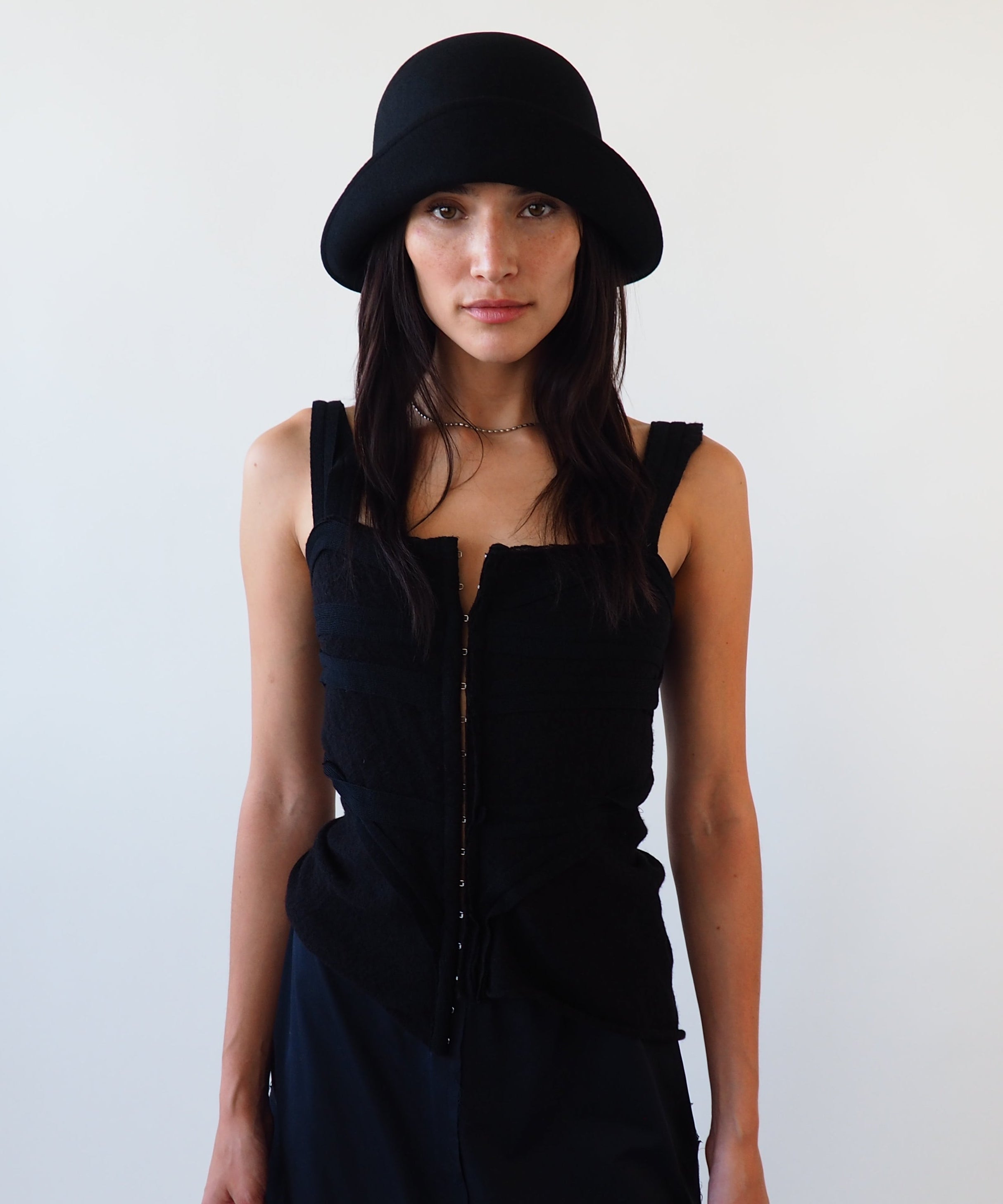 Crown Hat in Black Wool - CLYDE