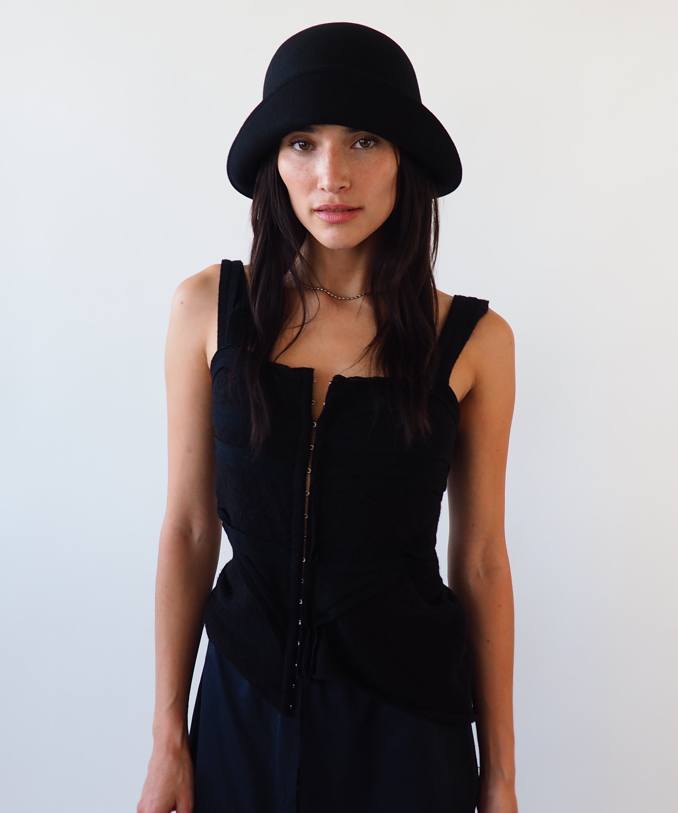 Crown Hat in Black Wool - CLYDE