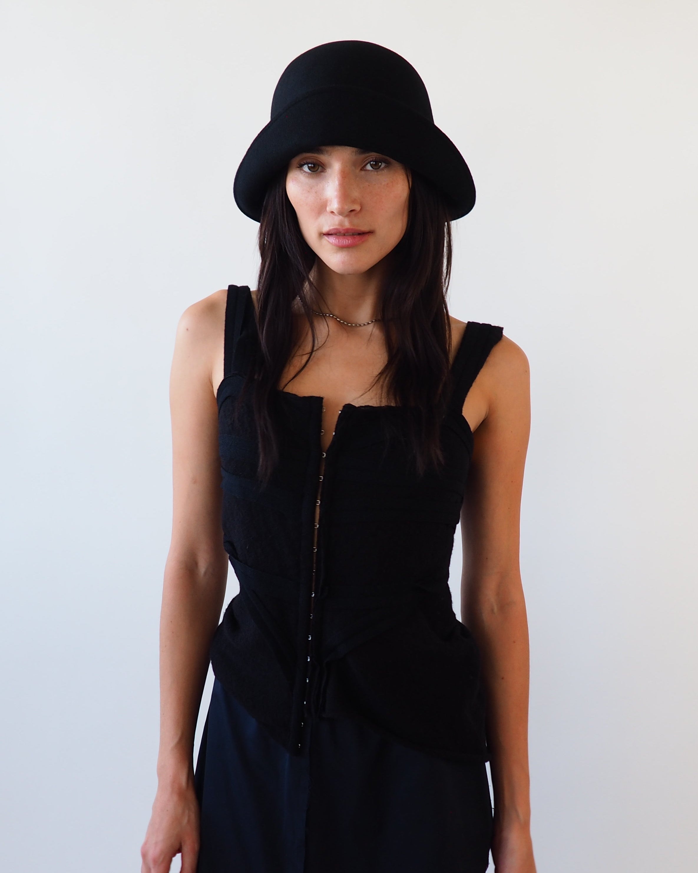 Crown Hat in Black Wool - CLYDE